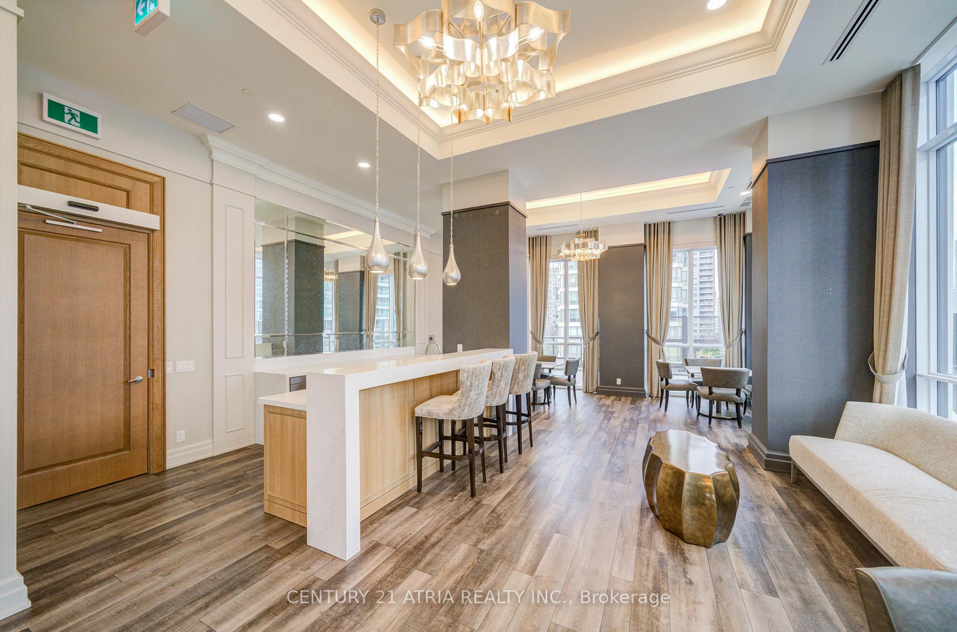 2 Bedrooms Condo at 36 Elm,  Mississauga For sale