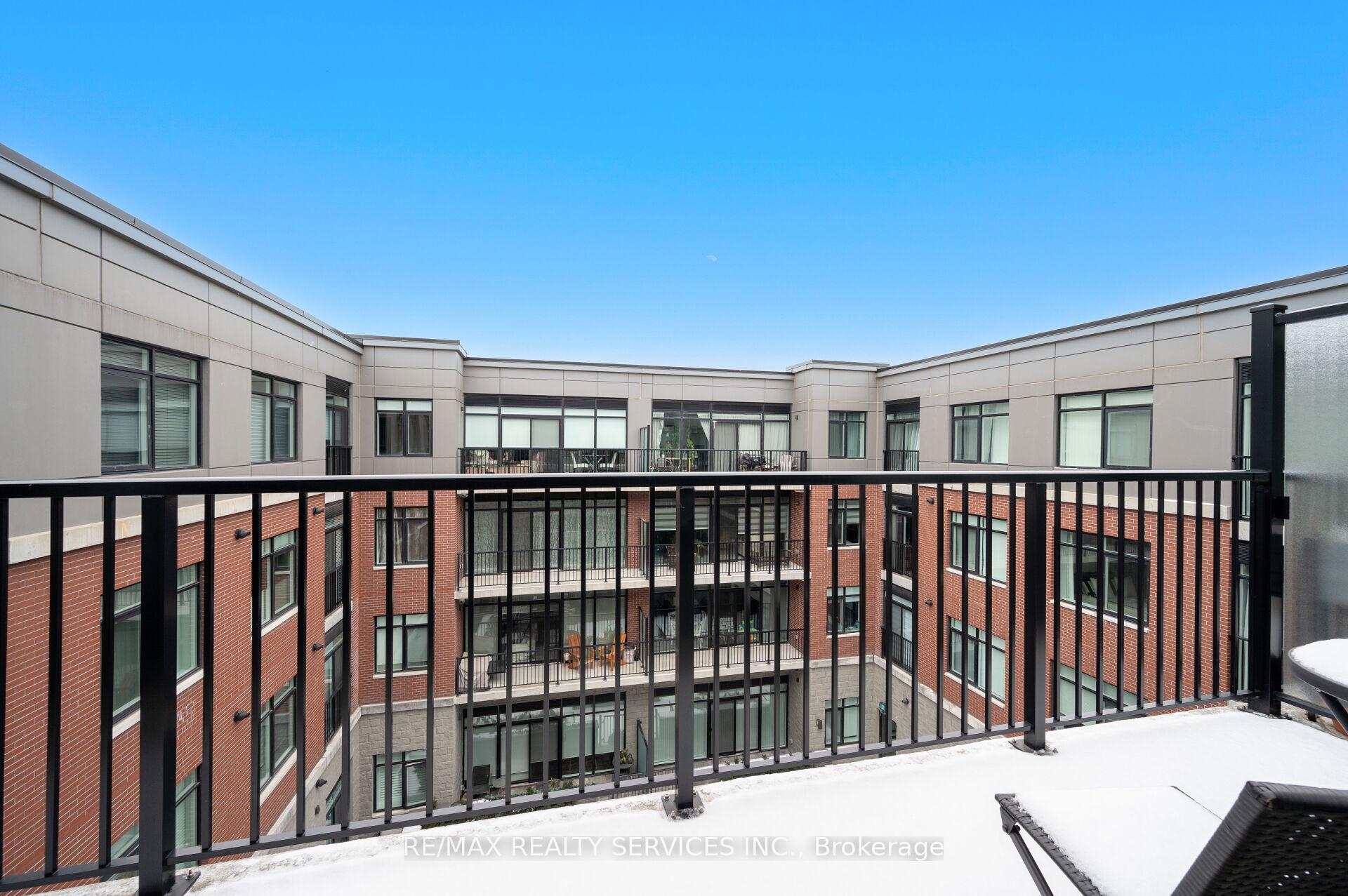 2 Bedrooms Condo at 1 Redfern, Hamilton For sale