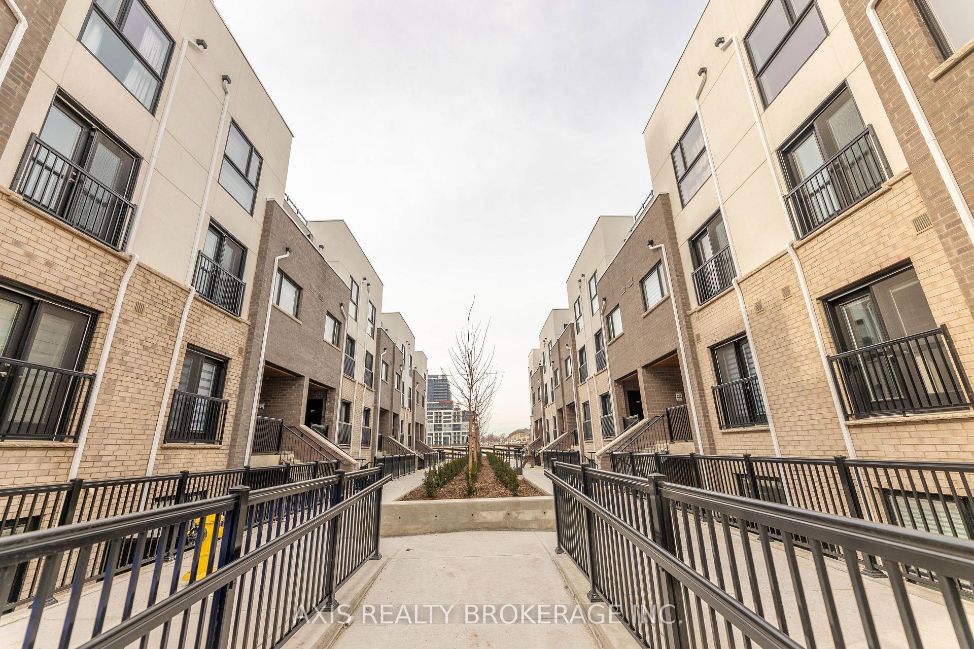 2 Bedrooms Condo at 349 Wheat Boom, Oakville For sale