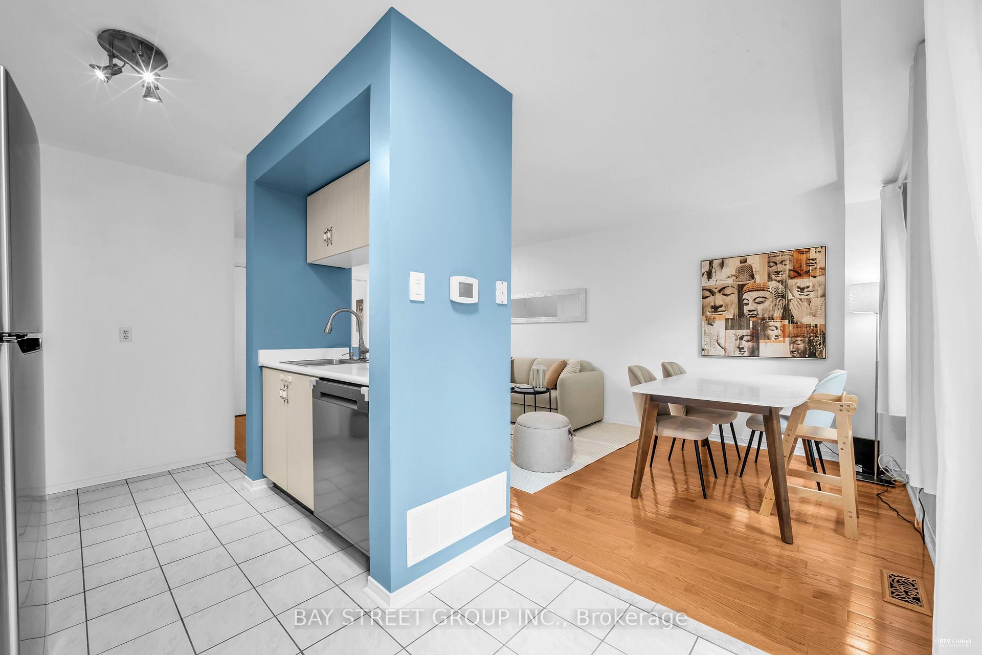 3 Bedrooms Condo at 1240 Westview, Oakville For sale