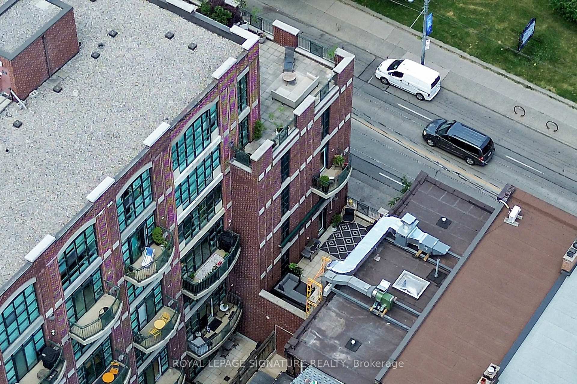 2 Bedrooms Condo at 901 Queen, Toronto For sale