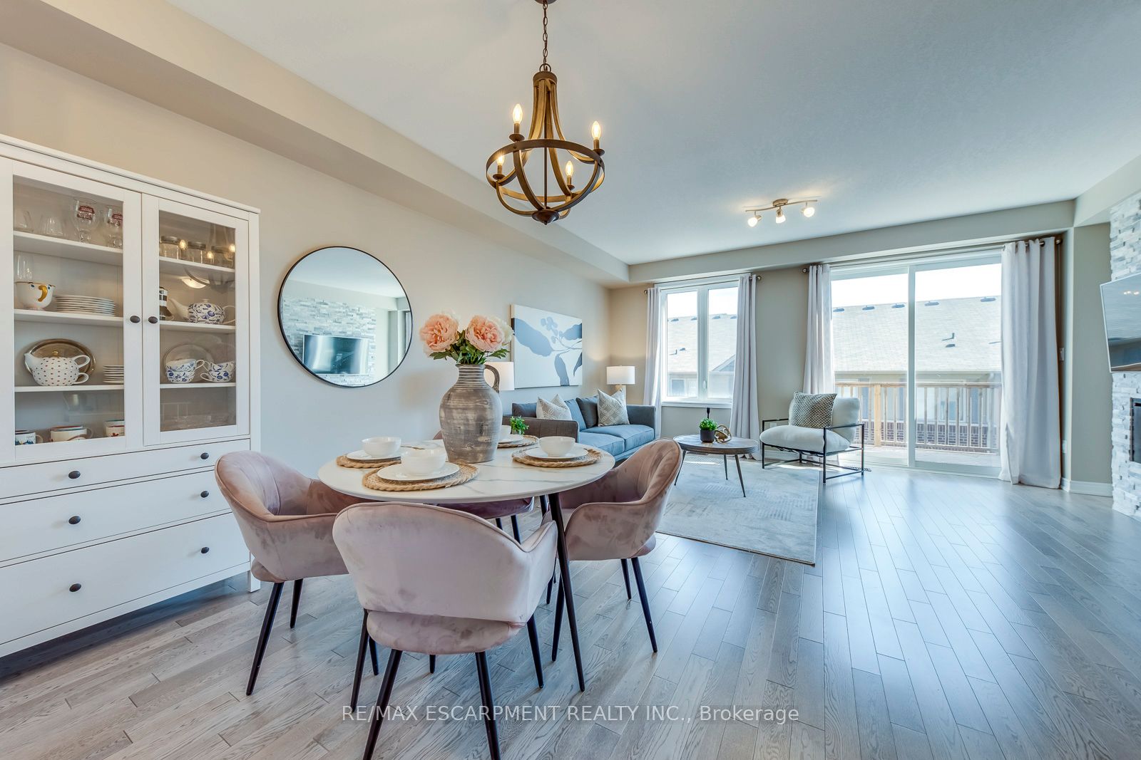 386 Belcourt Common