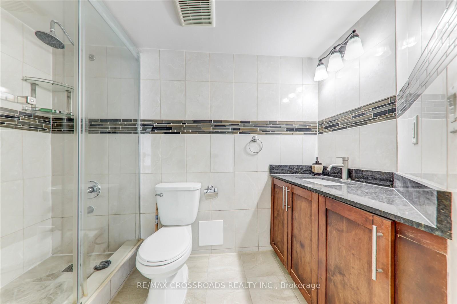 2 Bedrooms Condo at 1 Rowntree, Toronto For sale