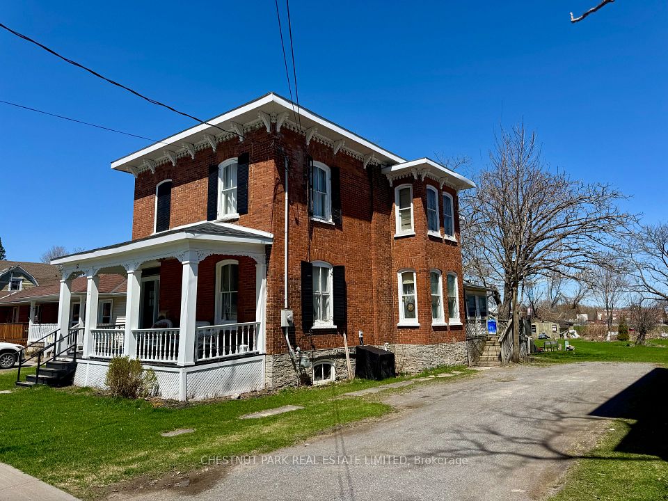12 Maple Avenue, Prince Edward County, ON K0K 2T0