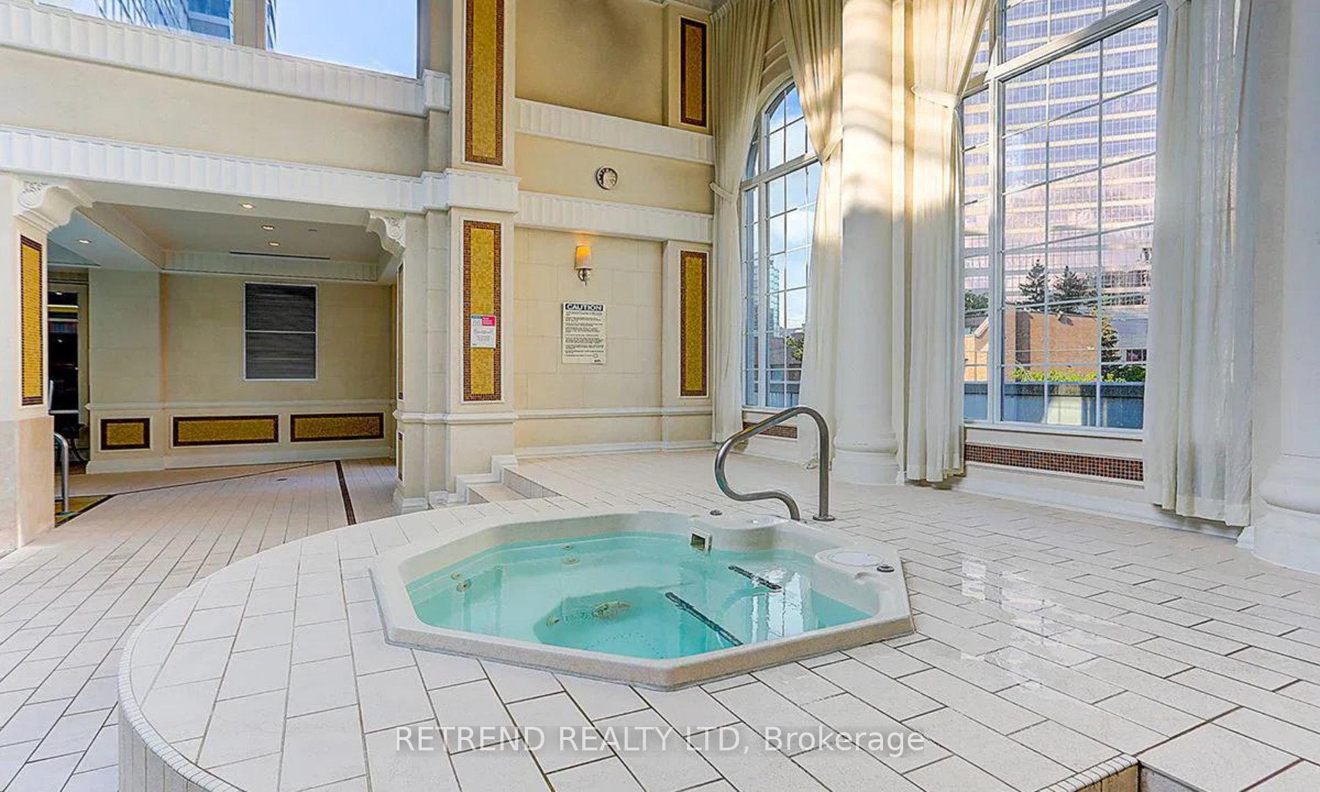 2 Bedrooms Condo at 15 Greenview, Toronto For sale