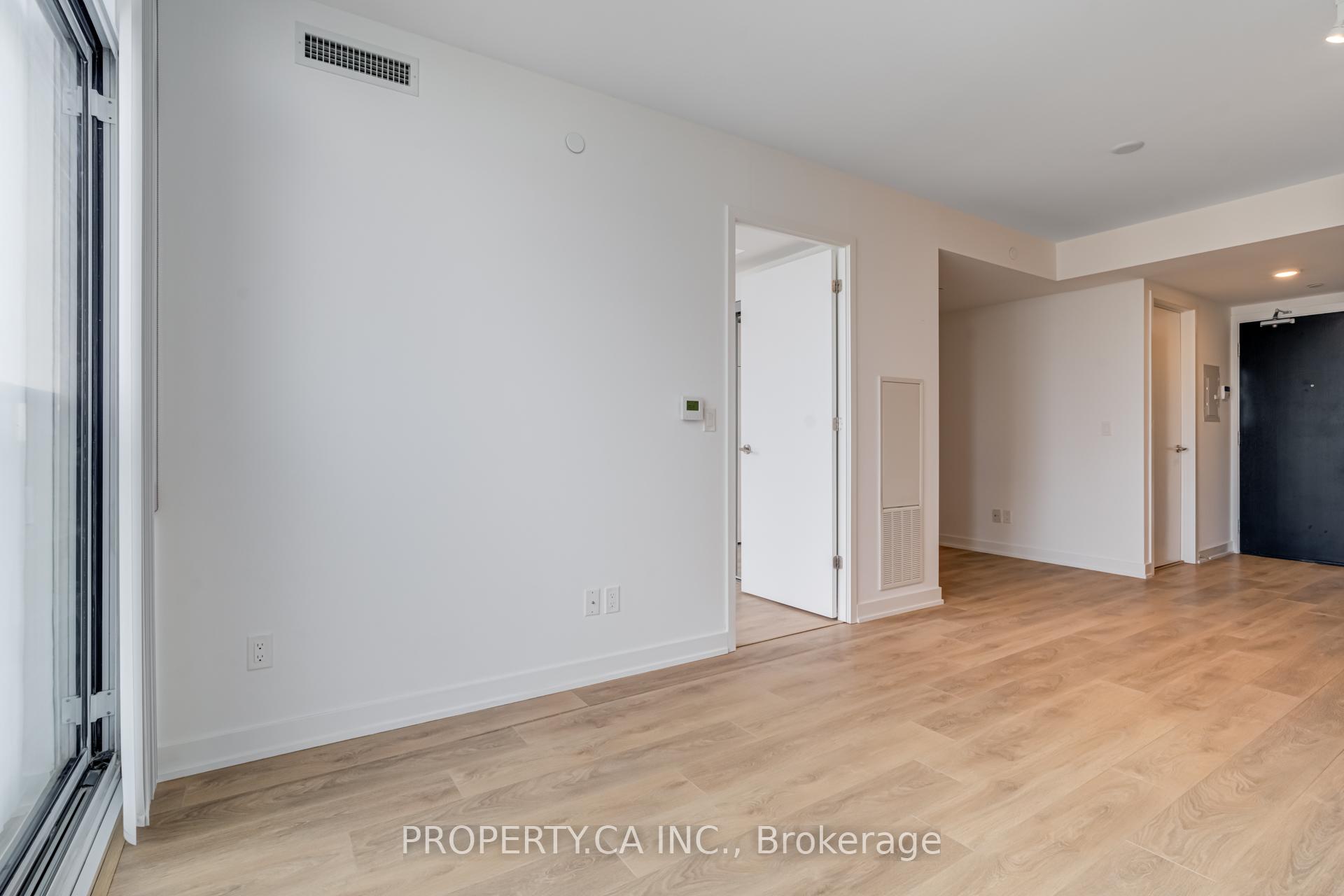 2 Bedrooms Condo at 501 Yonge, Toronto For sale
