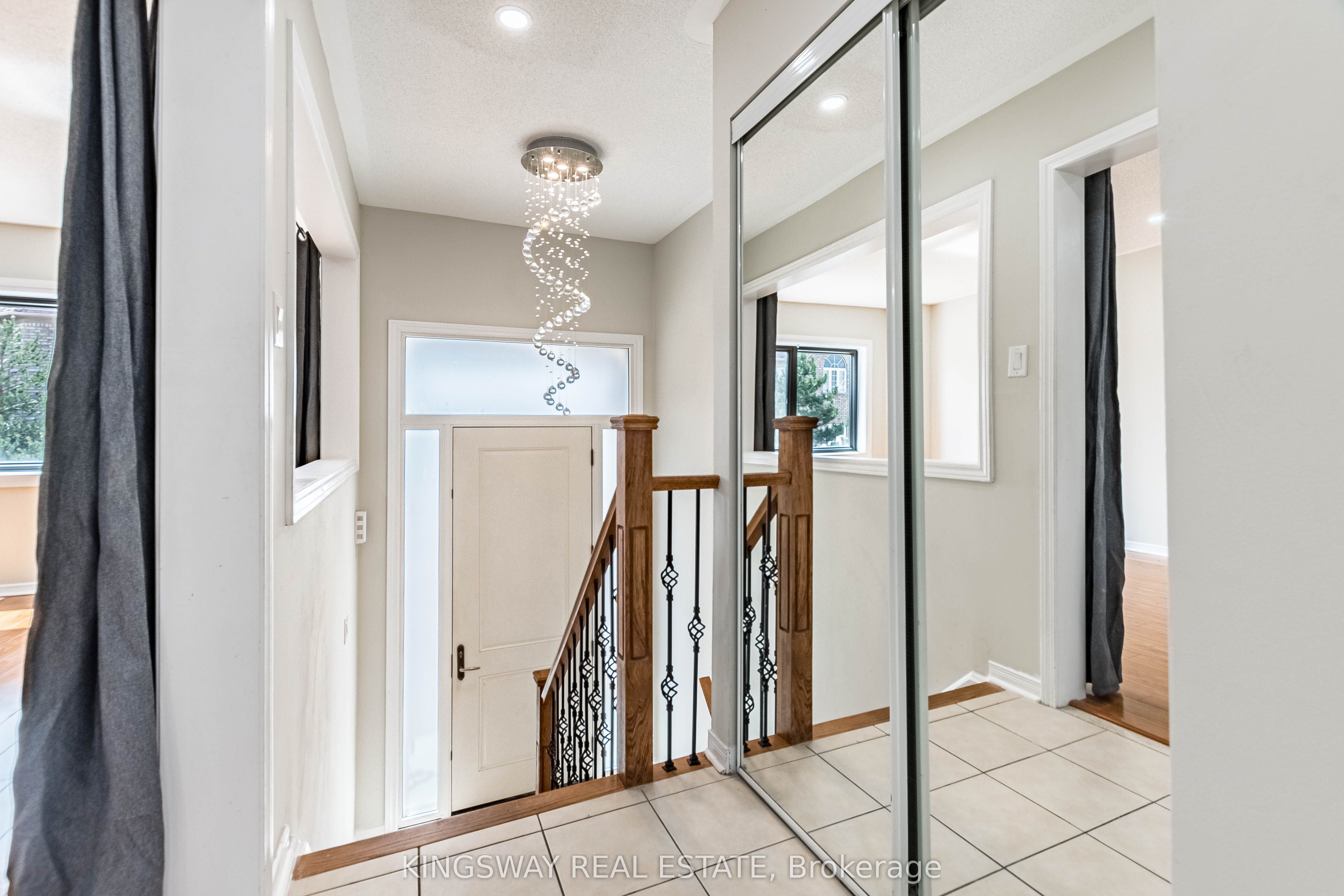 5821 Tiz Road, Mississauga Hurontario
