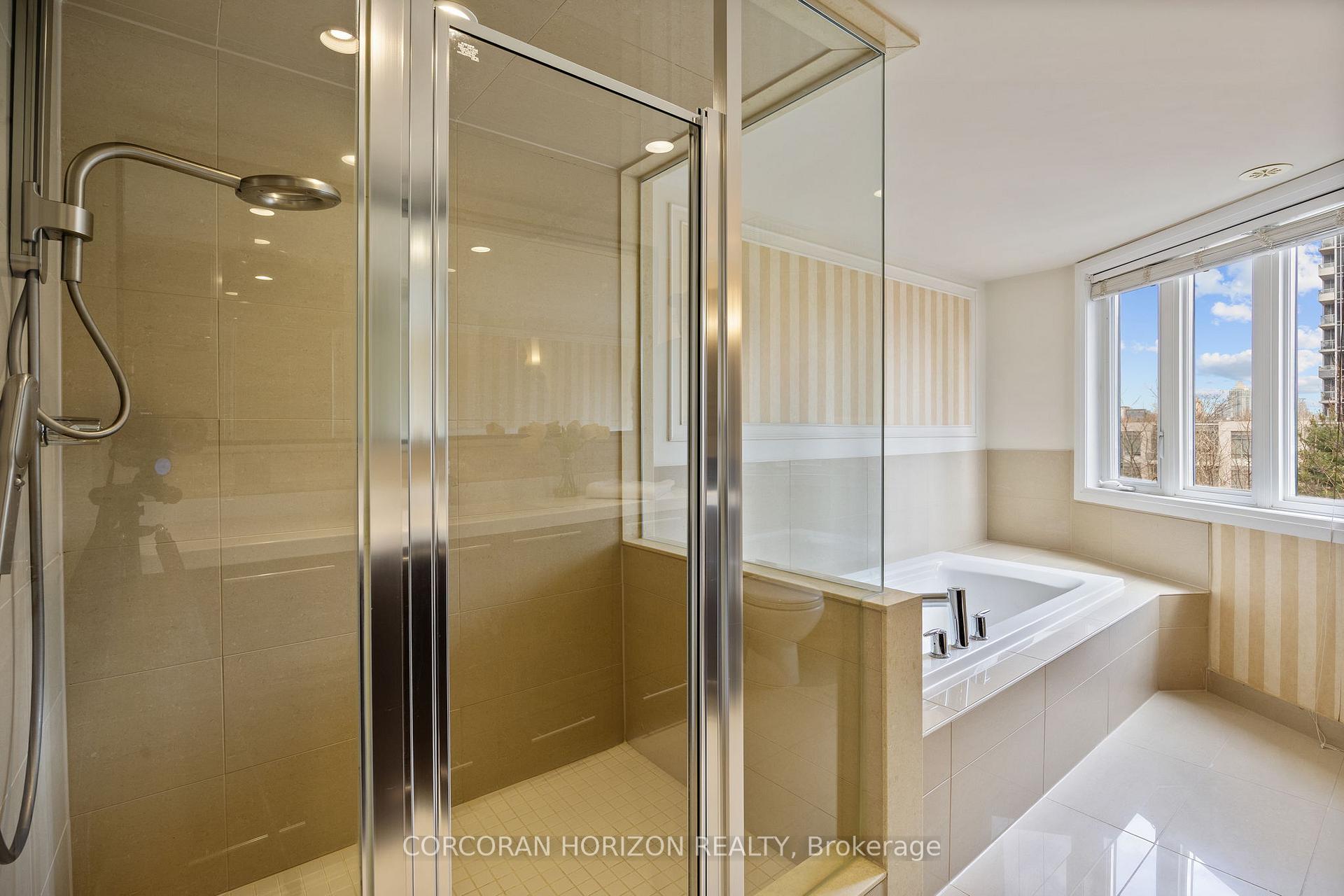 4 Bedrooms Condo at 9 Oakburn, Toronto For sale