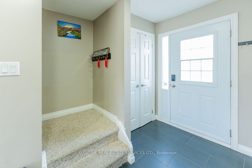 24 KINGHAM ROAD, Halton Hills, ON L7J 1S4