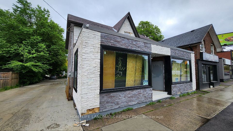 325 Simcoe