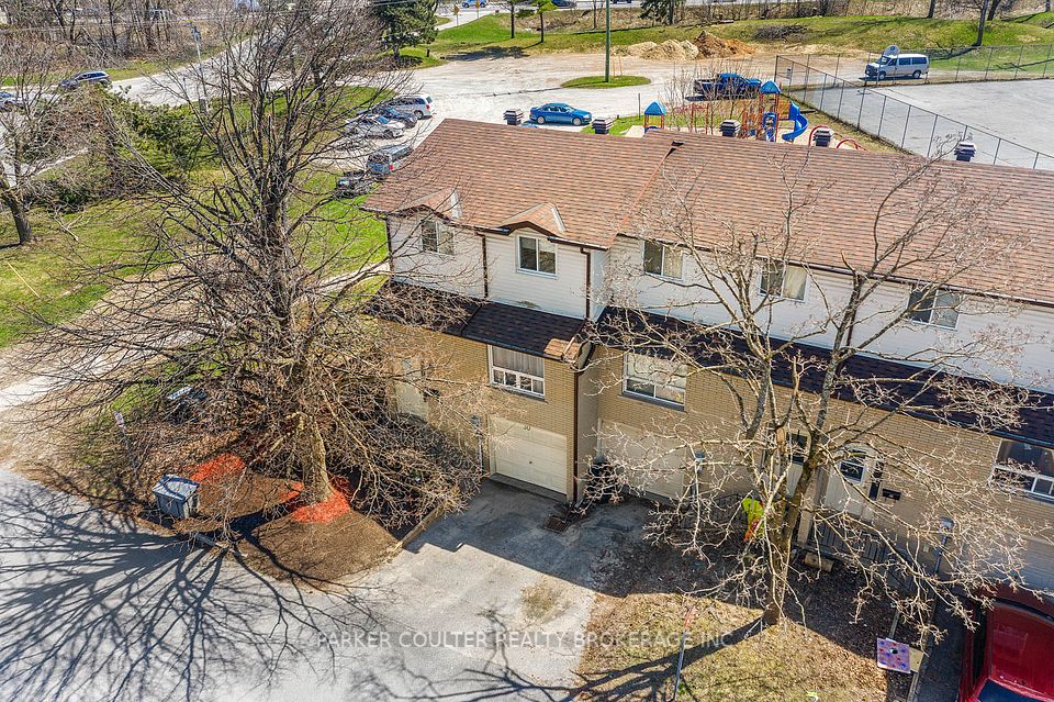 1095 Mississaga