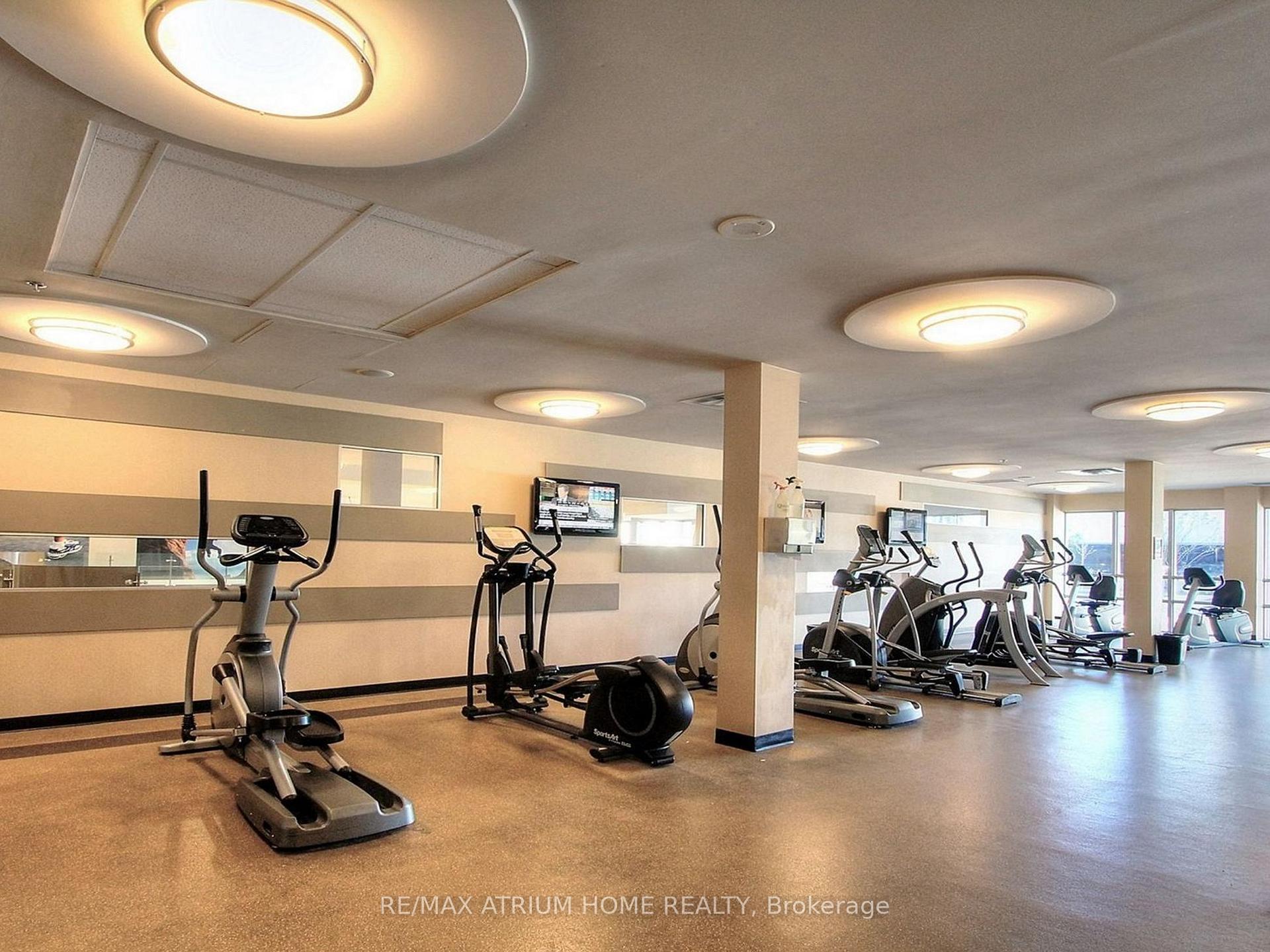 2 Bedrooms Condo at 80 Absolute, Mississauga For sale