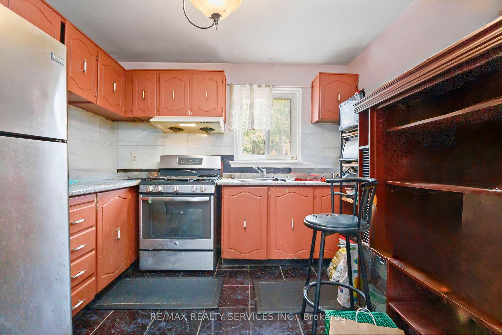 5 Bedrooms Condo at 2075 Warden,  Toronto For sale