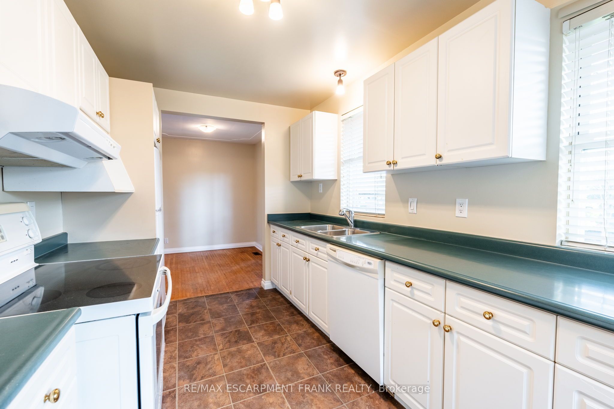 699 RYMAL Road W, Hamilton Gurnett