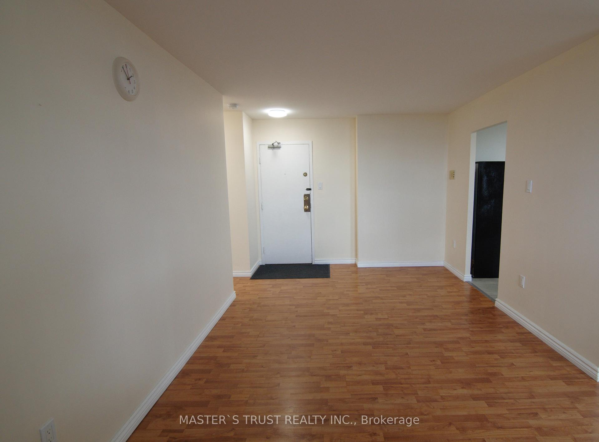 2 Bedrooms Condo at 100 Dundalk, Toronto For sale