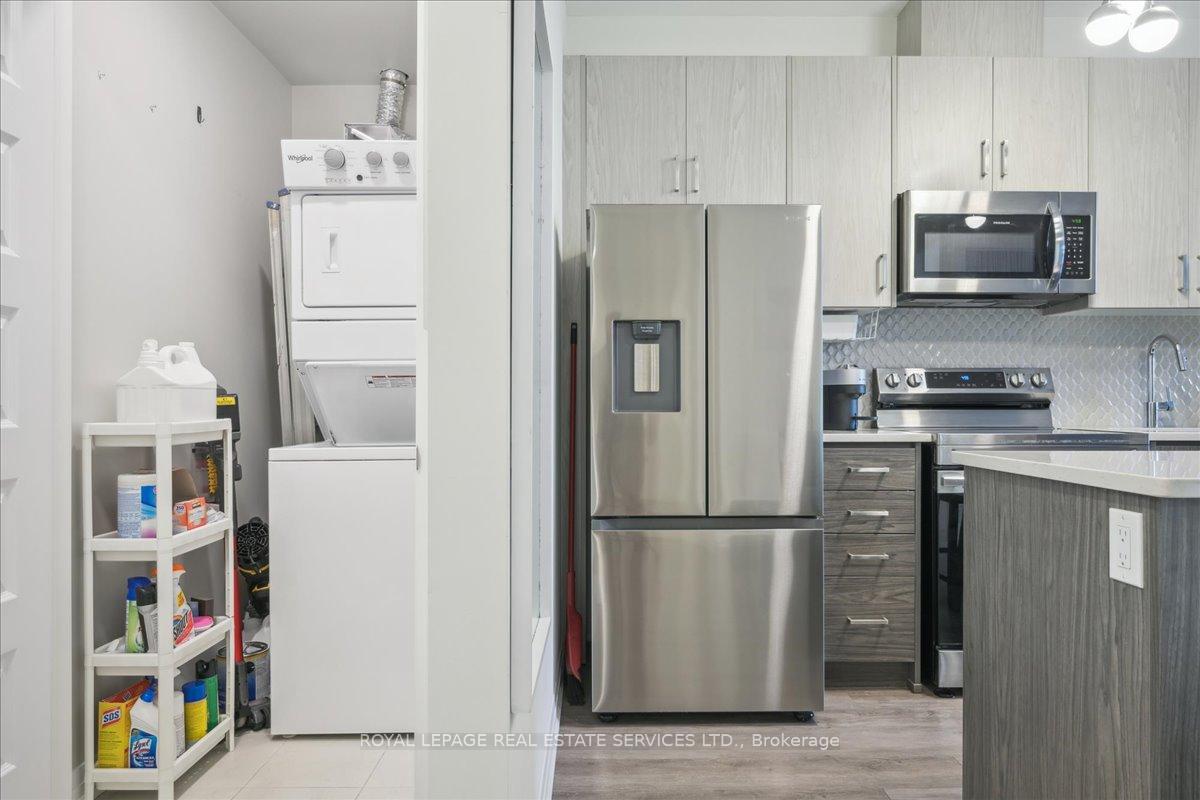 2 Bedrooms Condo at 95 DUNDAS, Oakville For sale