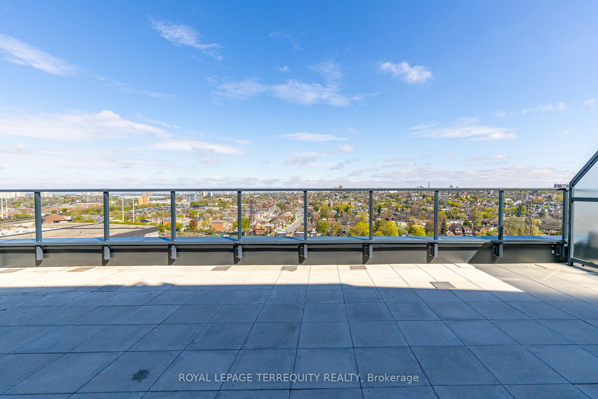 3 Bedrooms Condo at 1808 St Clair, Toronto For sale