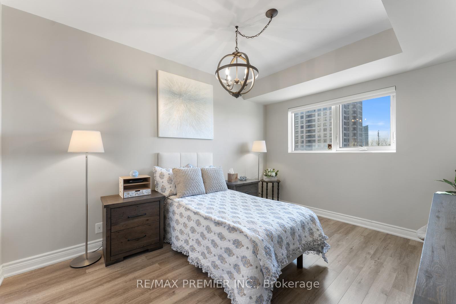 2 Bedrooms Condo at 9235 Jane,  Vaughan For sale
