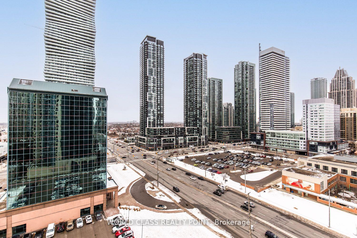 2 Bedrooms Condo at 330 Burnhamthorpe, Mississauga For sale