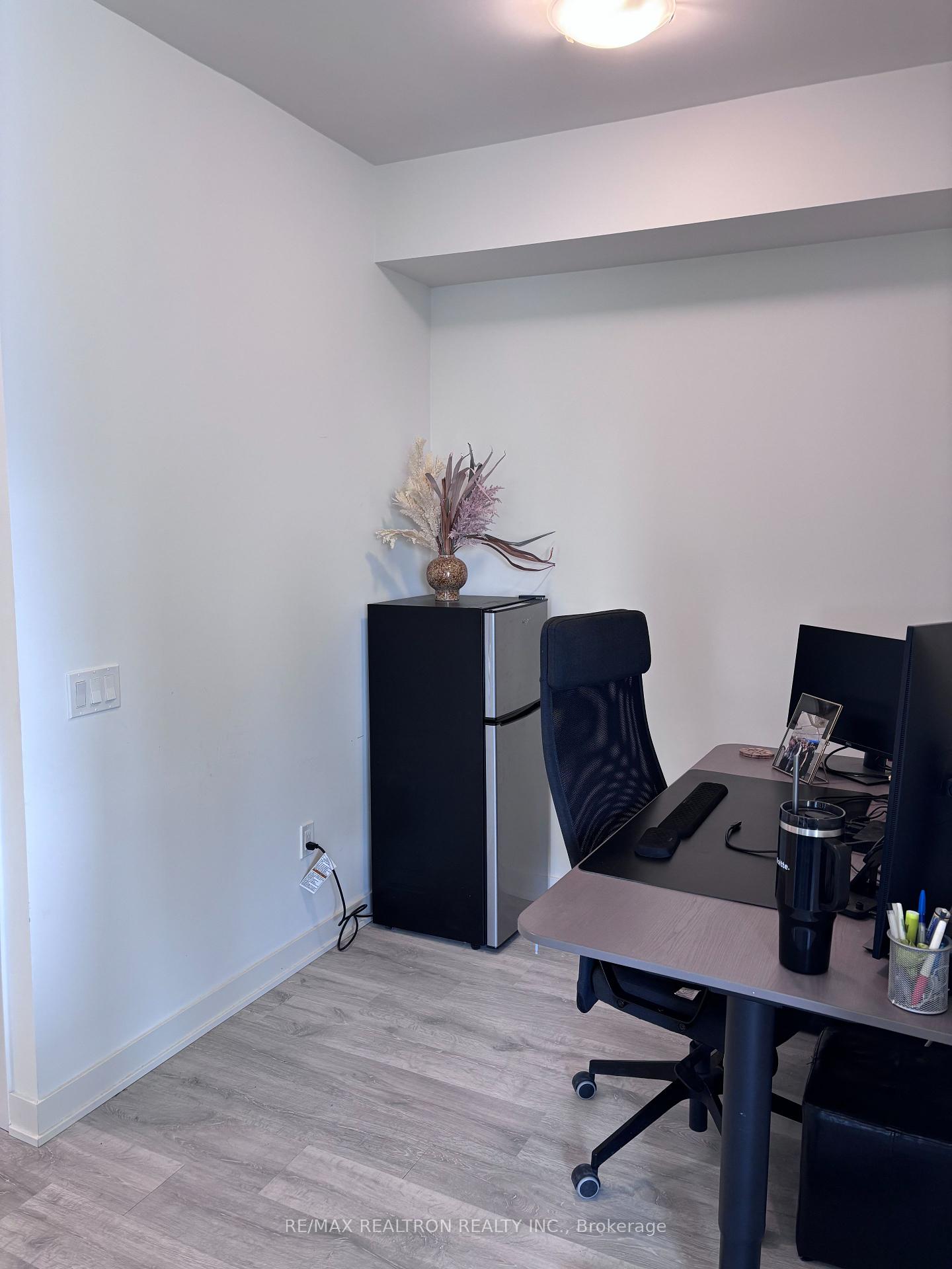 3 Bedrooms Condo at 100 Dalhousie, Toronto For sale