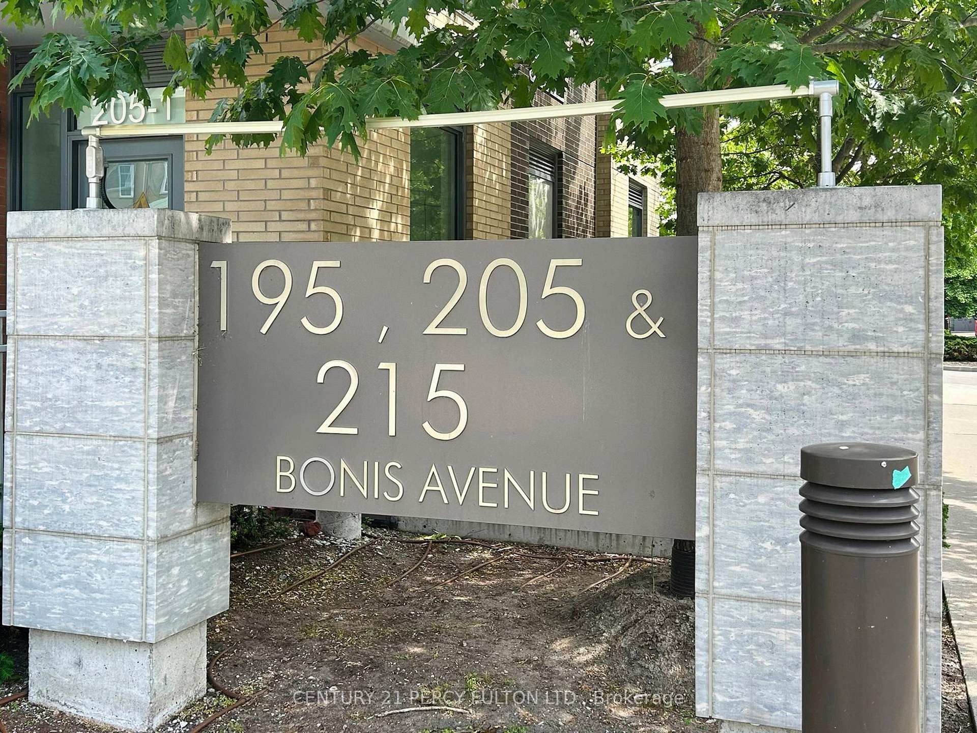 2 Bedrooms Condo at 195 Bonis, Toronto For sale