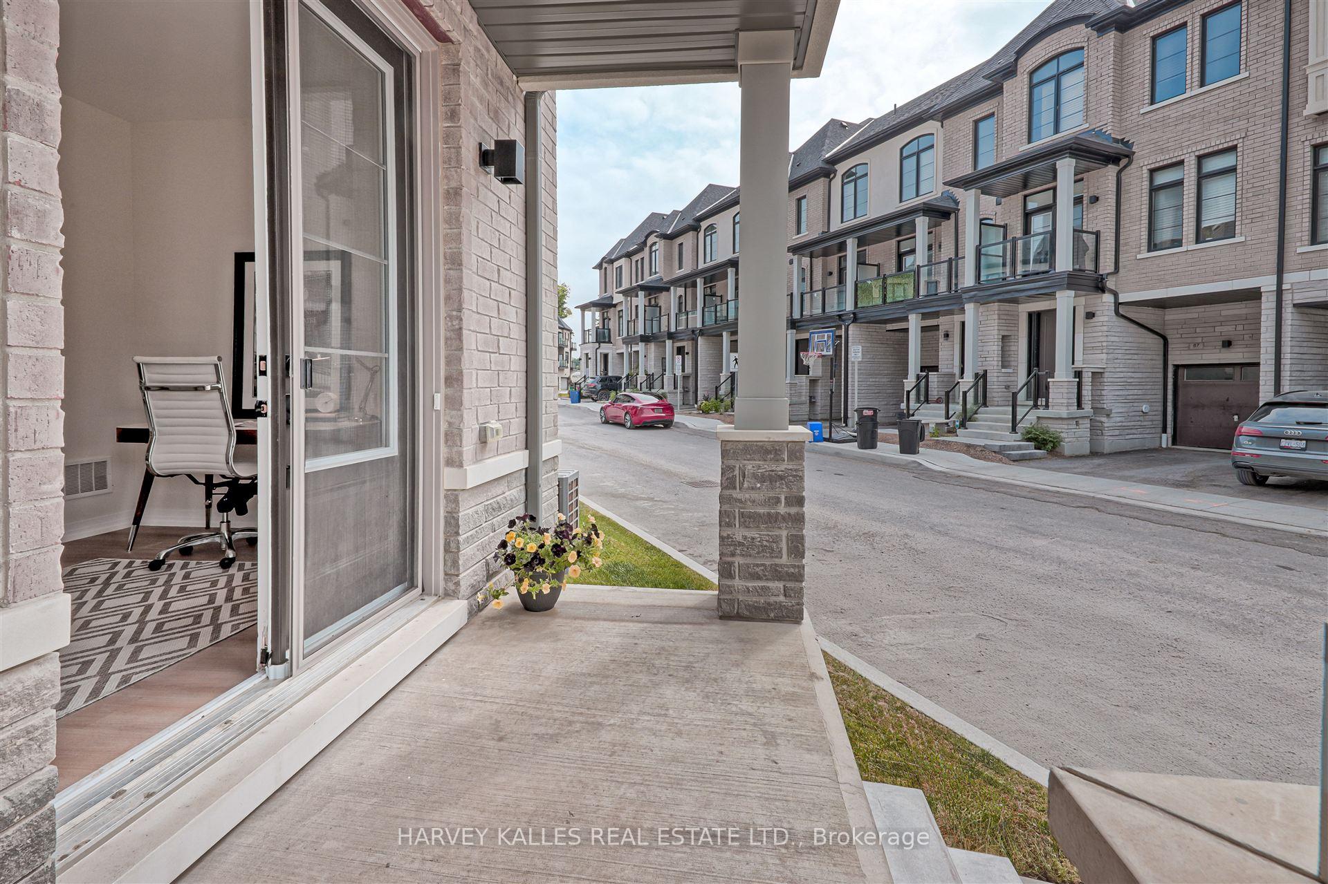 75 De La Roche Drive S