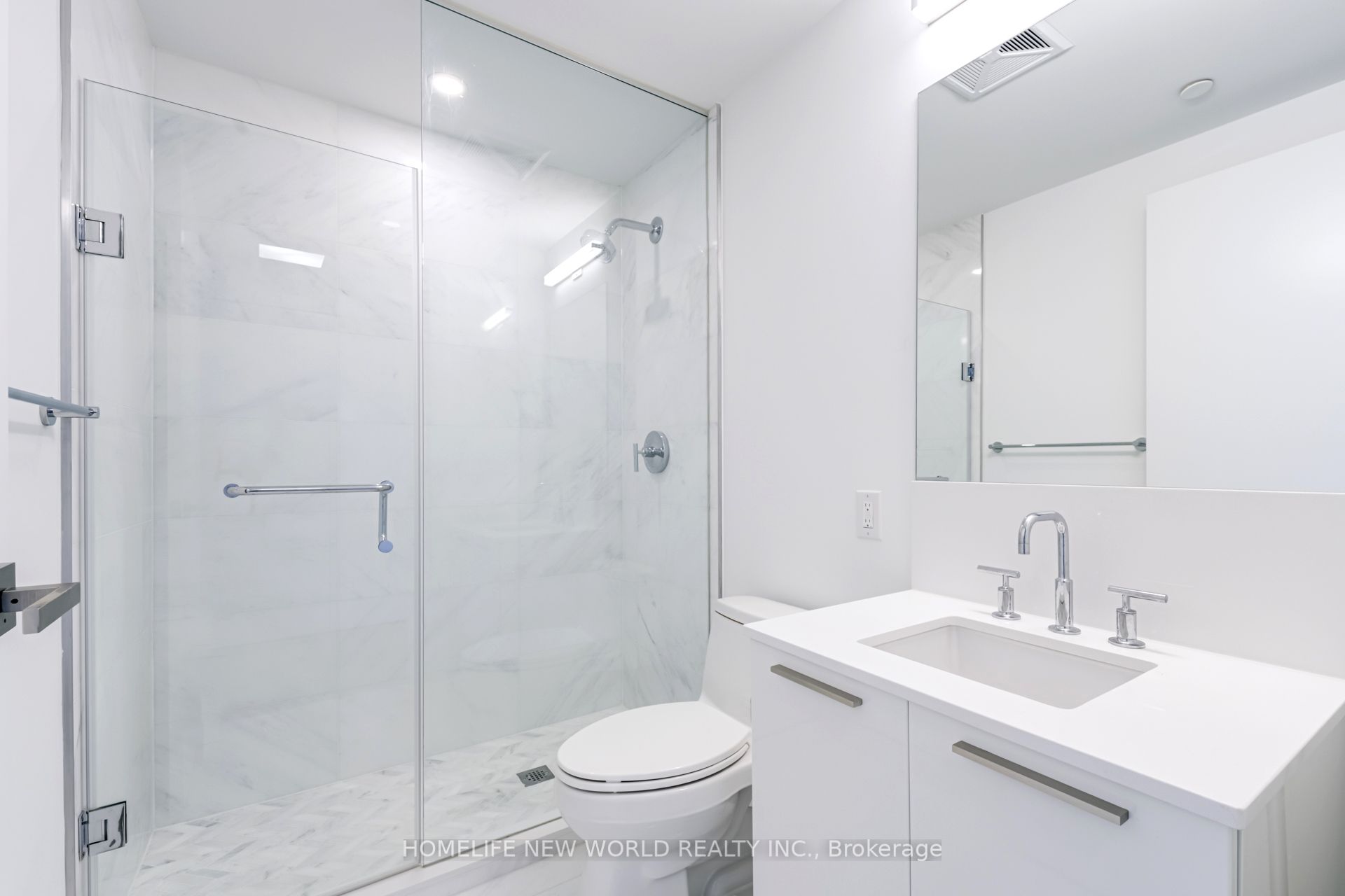 1 Gloucester Street, #915