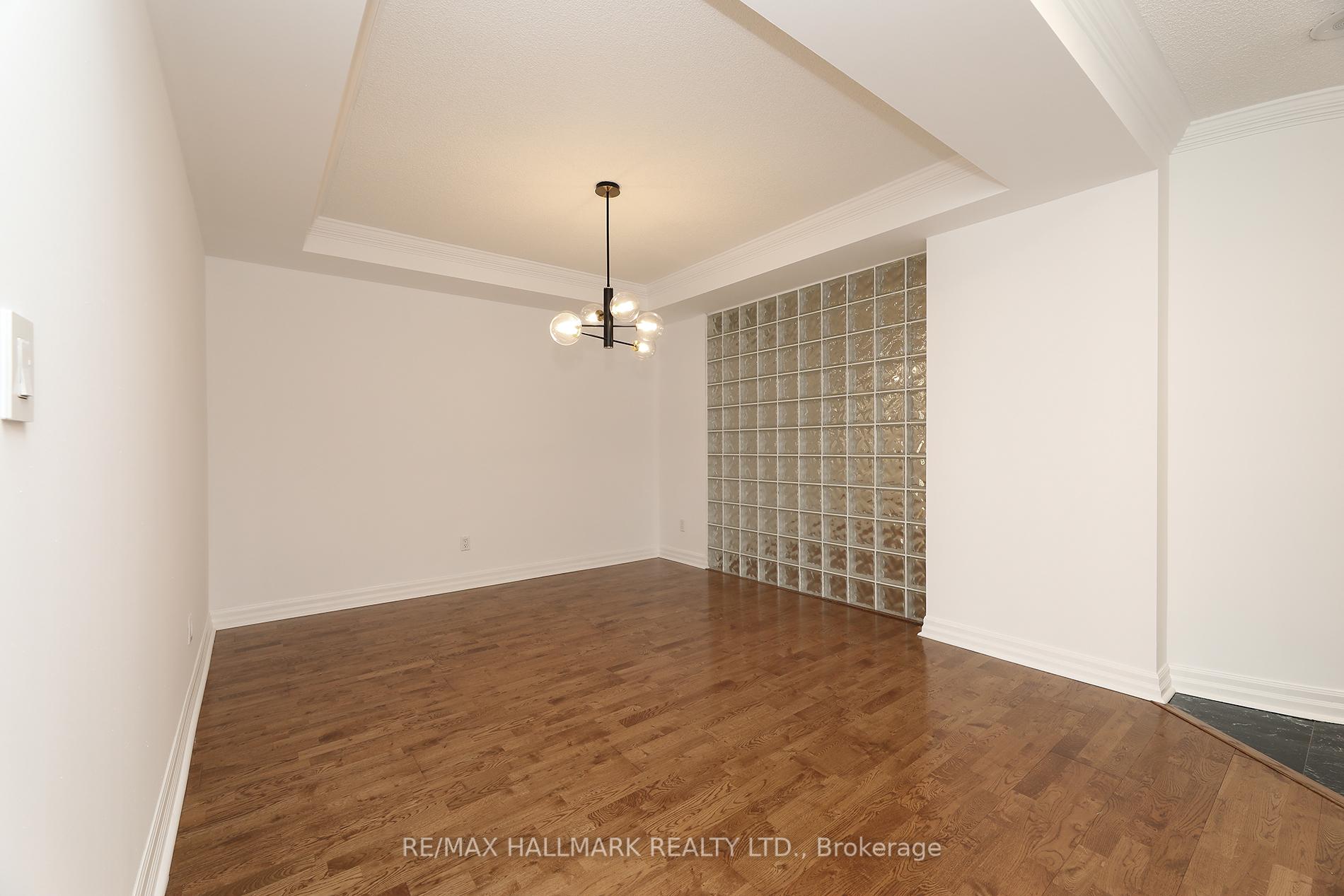 2 Bedrooms Condo at 2727 Yonge, Toronto For sale
