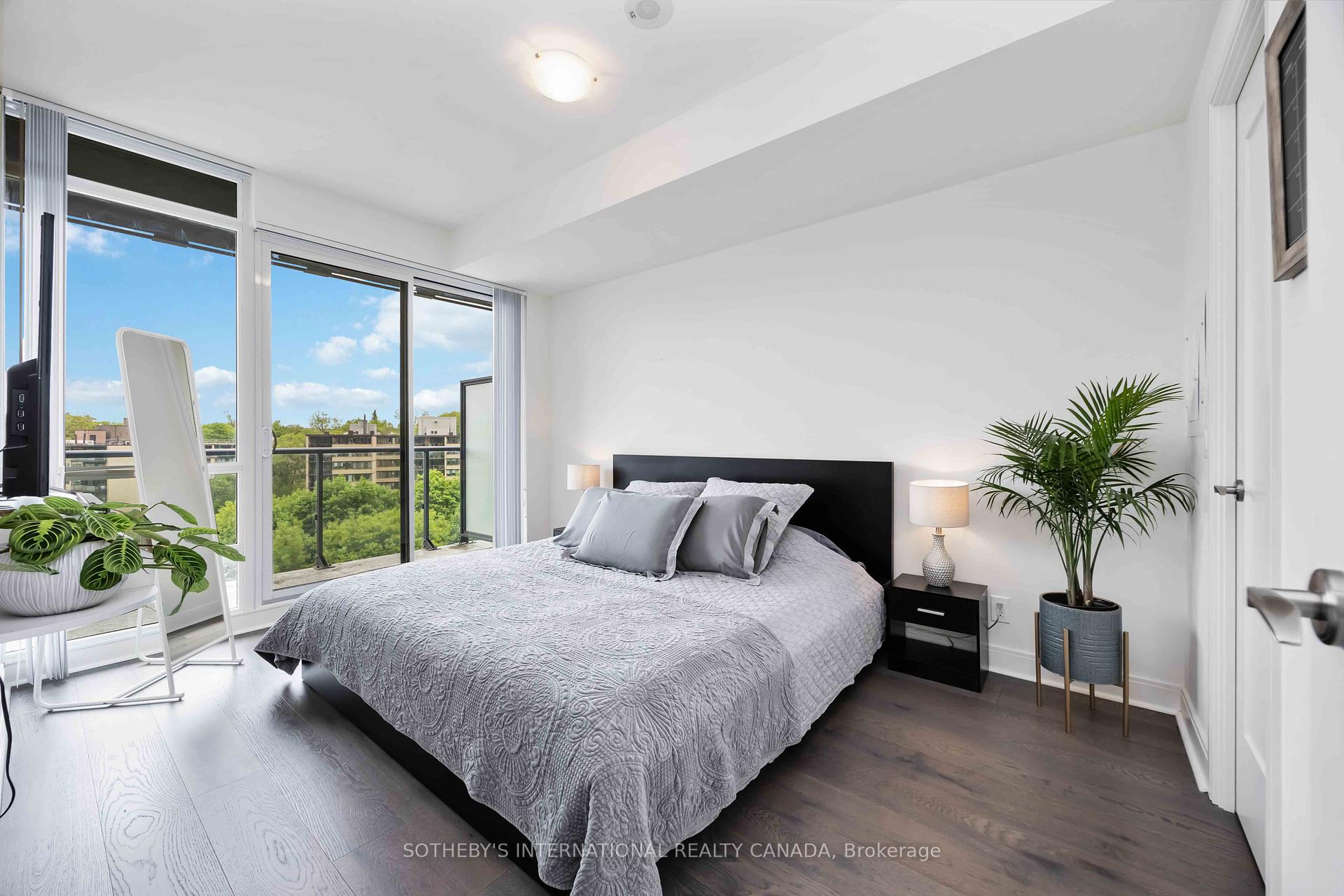 2 Bedrooms Condo at 825 Church, Toronto For sale