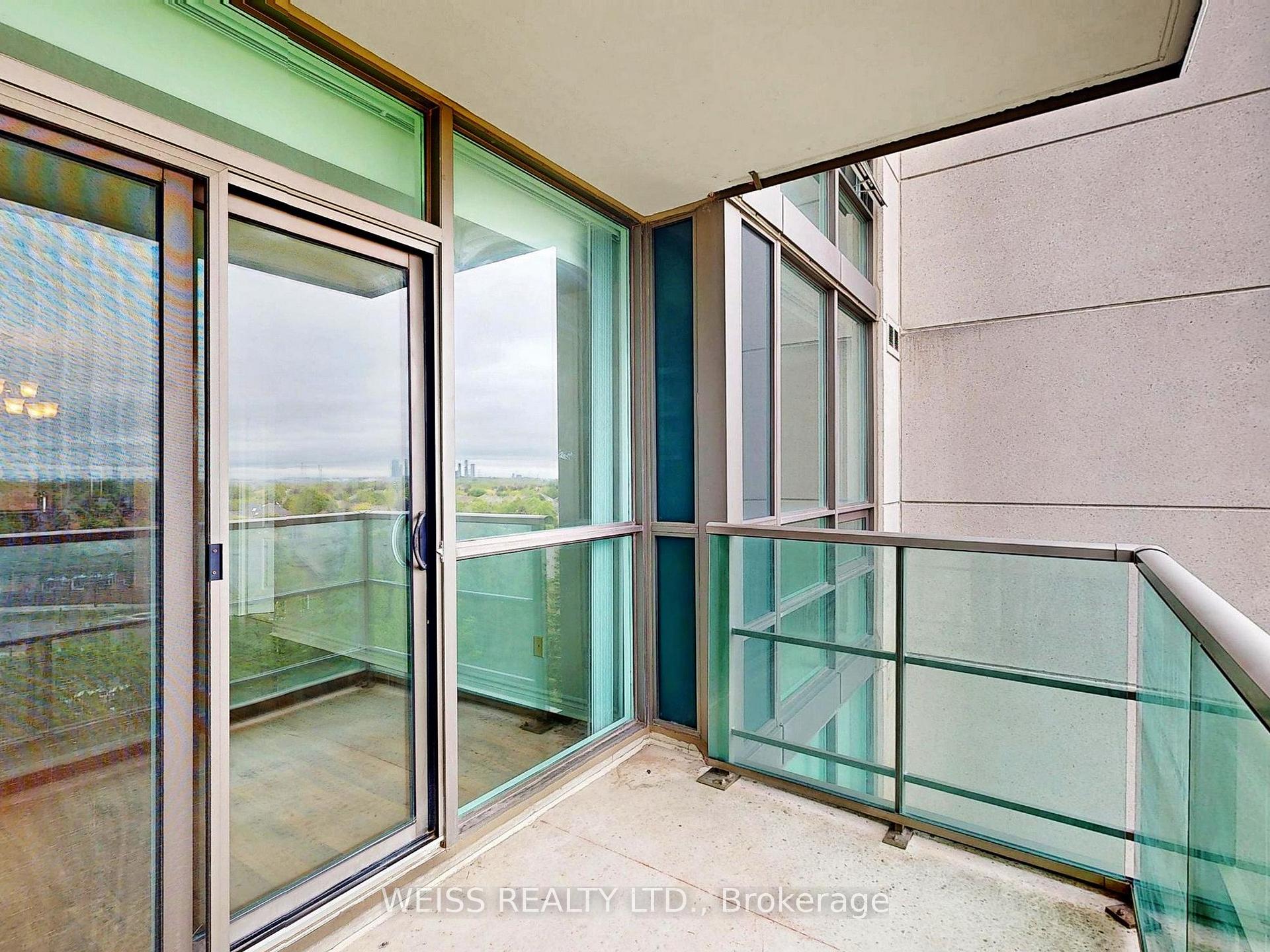 3 Bedrooms Condo at 88 Promenade, Vaughan For sale
