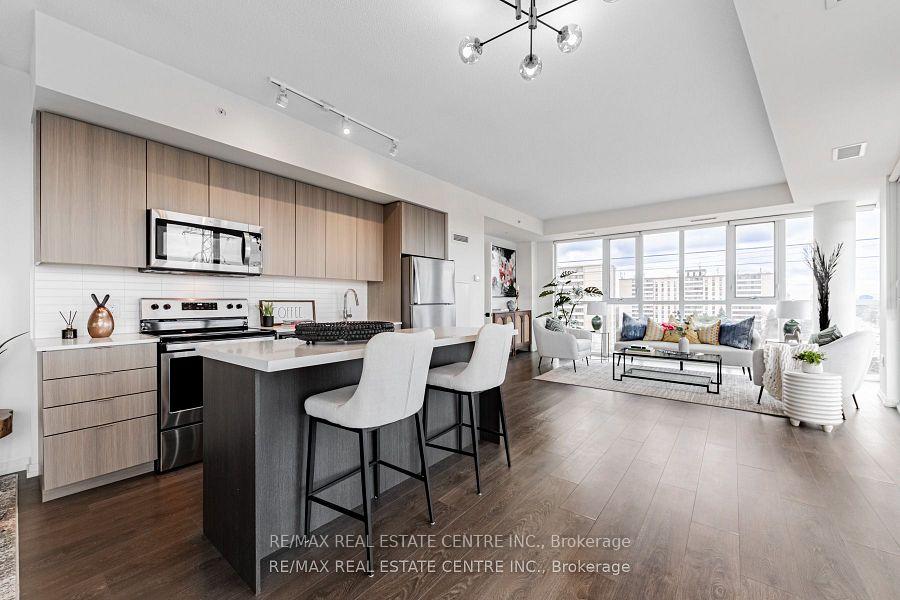 2 Bedrooms Condo at 3237 Bayview, Toronto For sale