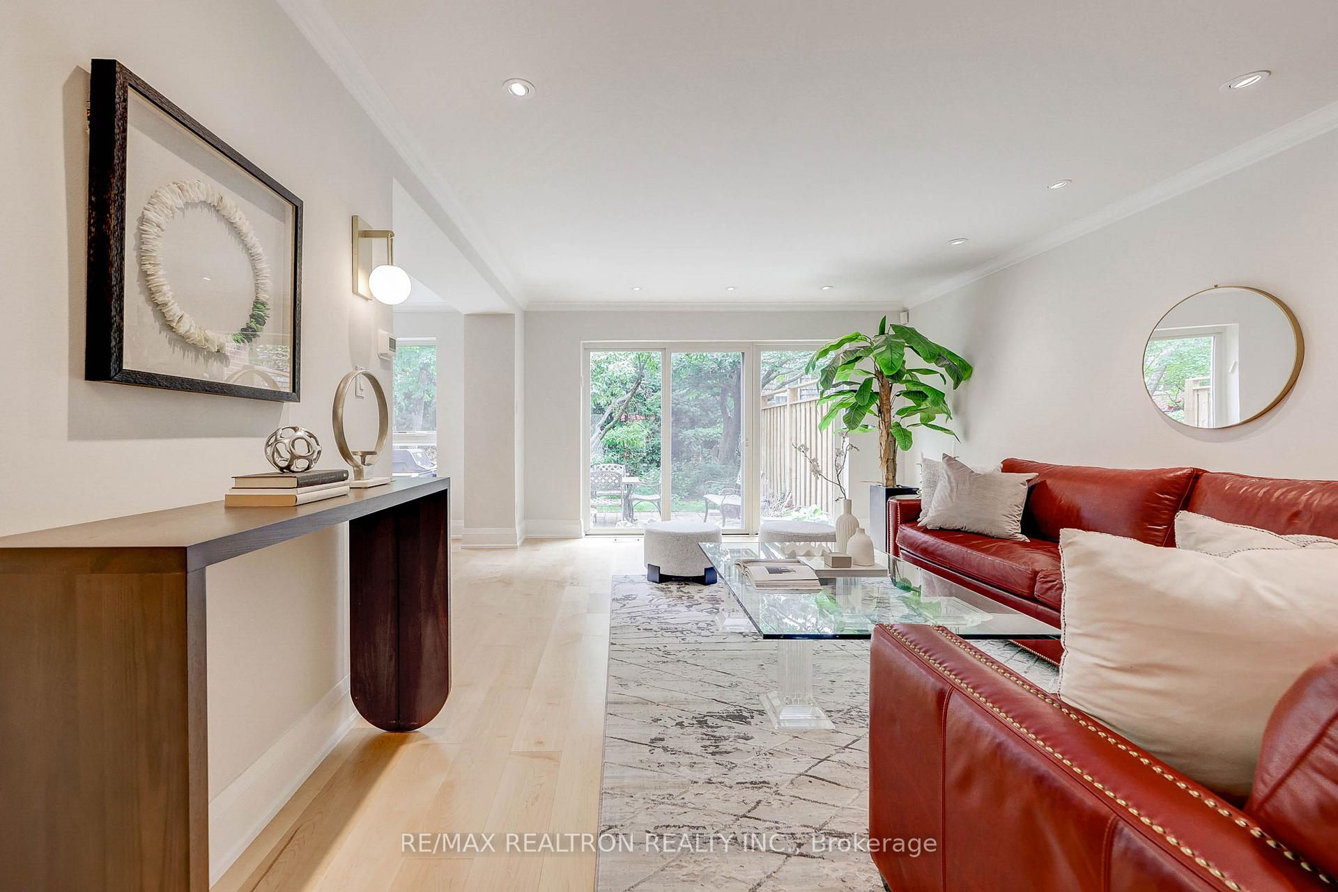 5 Bedrooms Condo at 14 Anvil Millway, Toronto For sale