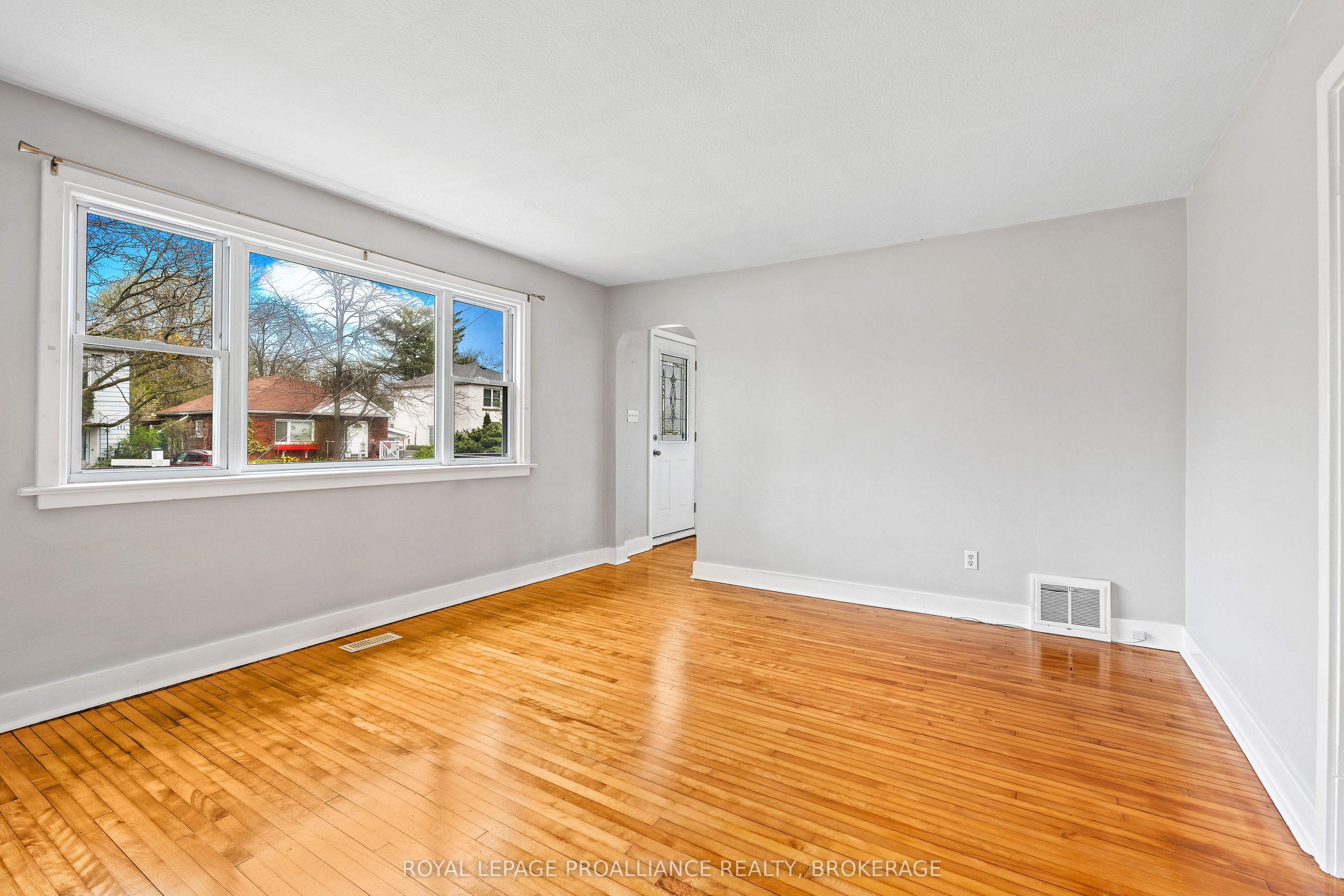 172 Carruthers Avenue