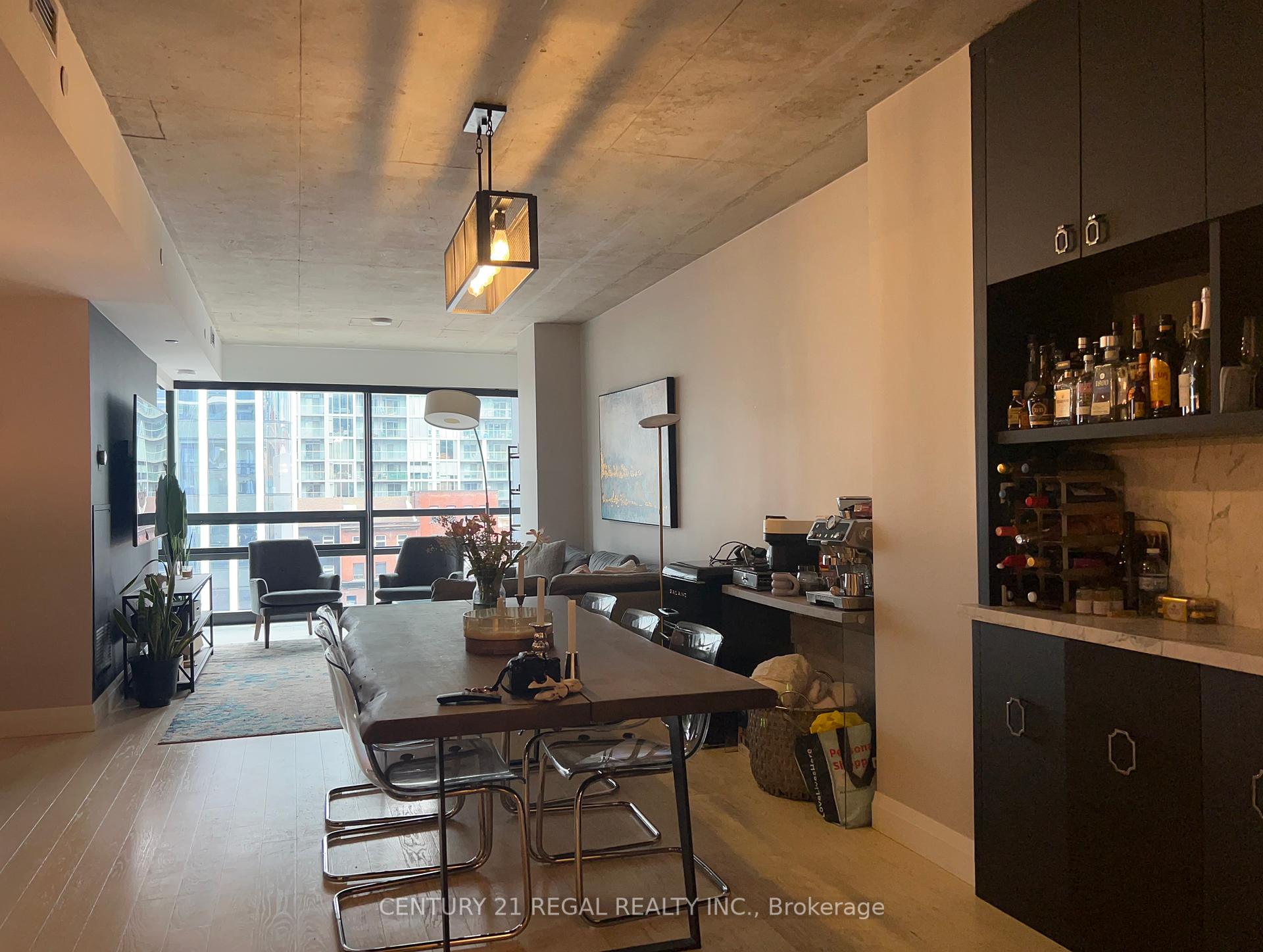3 Bedrooms Condo at 224 King Street West,  Toronto For sale