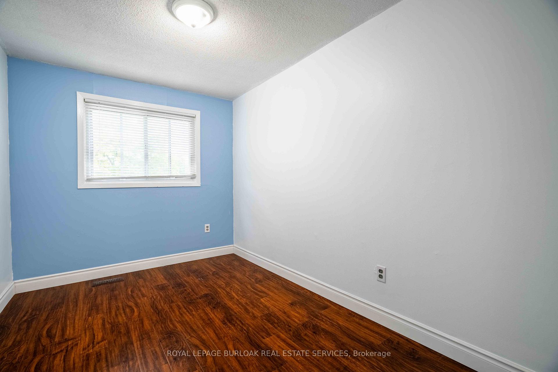 4 Bedrooms Condo at 117 Bonaventure, Hamilton For sale