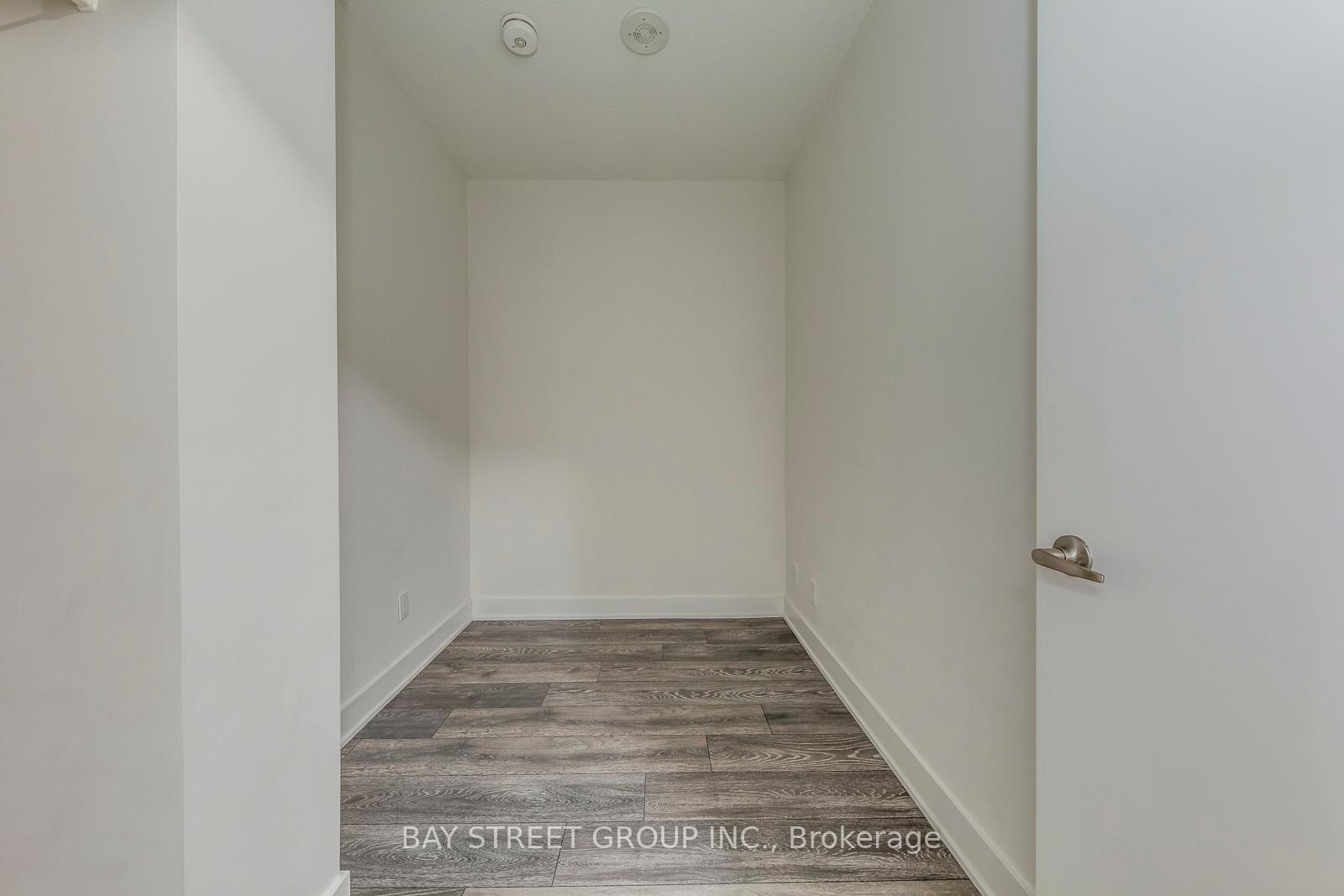 2 Bedrooms Condo at 188 Fairview Mall, Toronto For sale