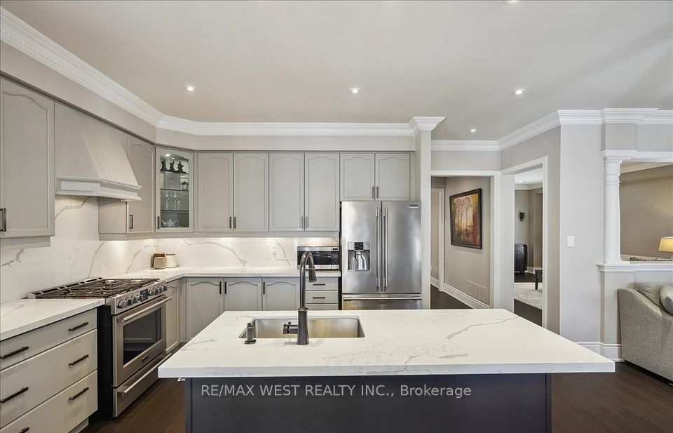206 Shelbourne Drive ; MLS ID: N12176166