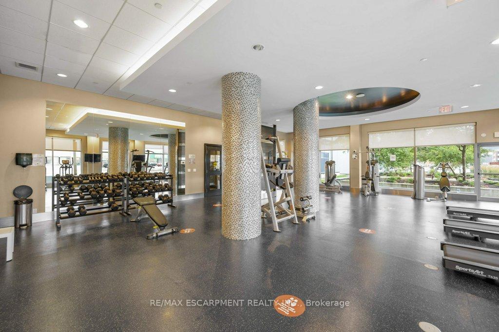 2 Bedrooms Condo at 55 Speers, Oakville For sale