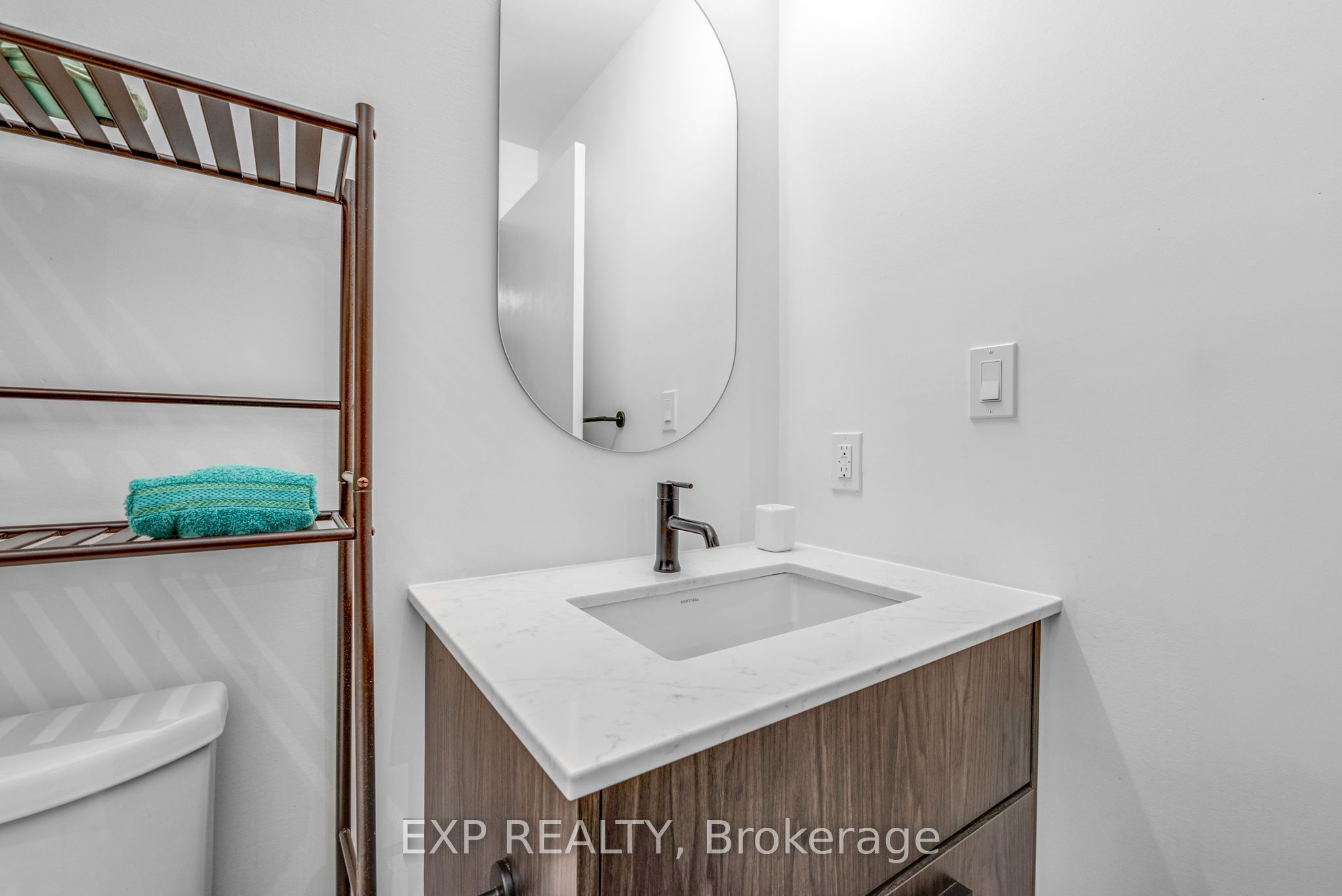 560 Rideau Street, #421