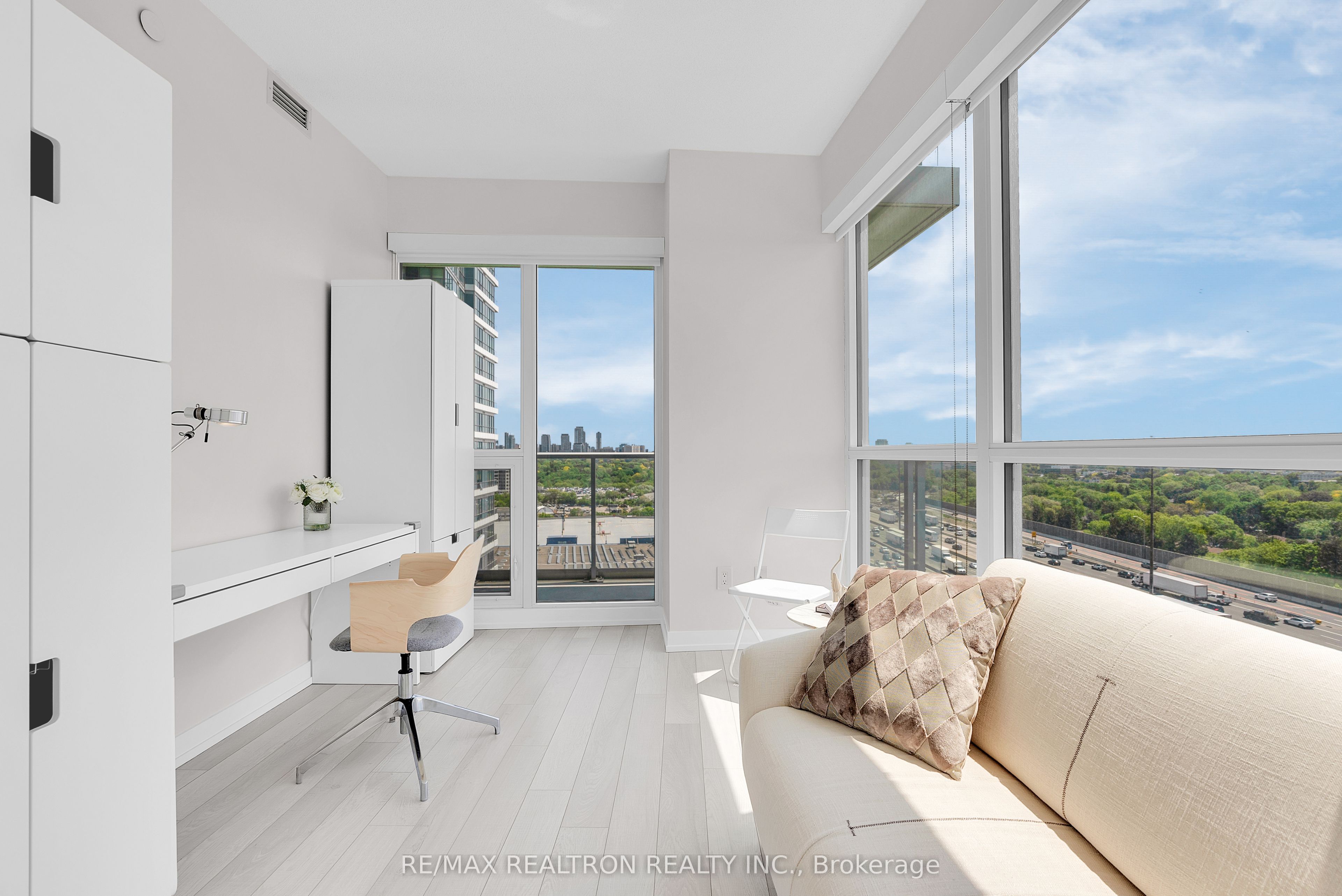 115 McMahon Drive, #1110