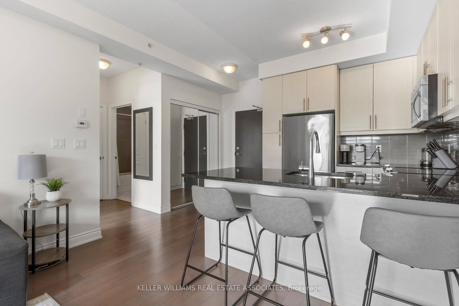 3170 Erin Mills Parkway, #420
