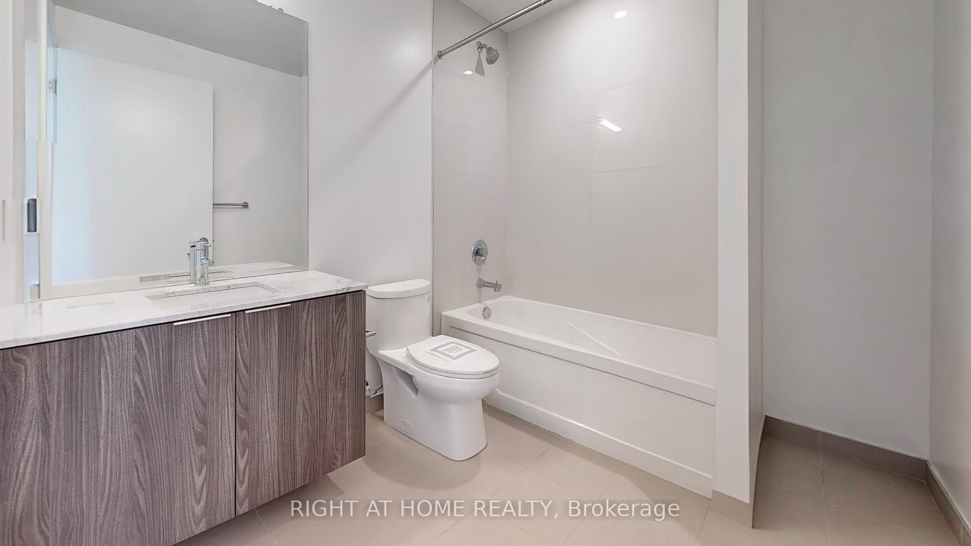 2 Bedrooms Condo at 15 Queens, Toronto For sale