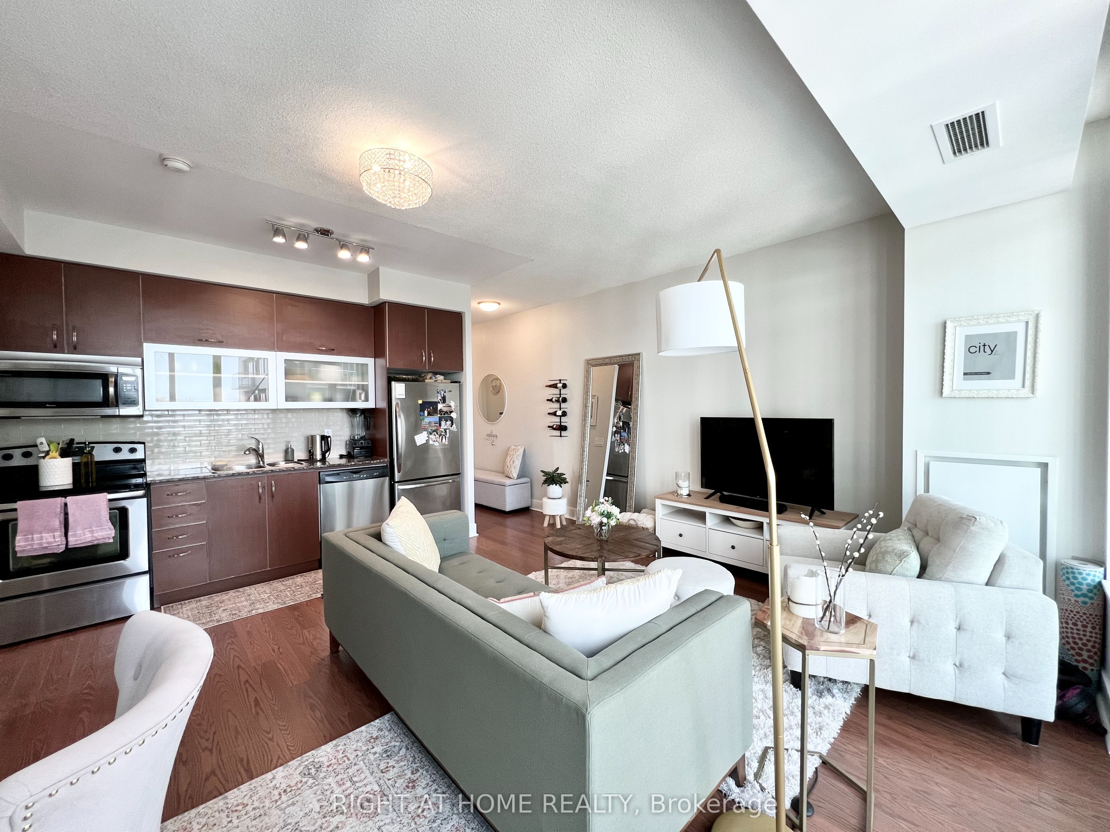 90 Stadium Road, #606