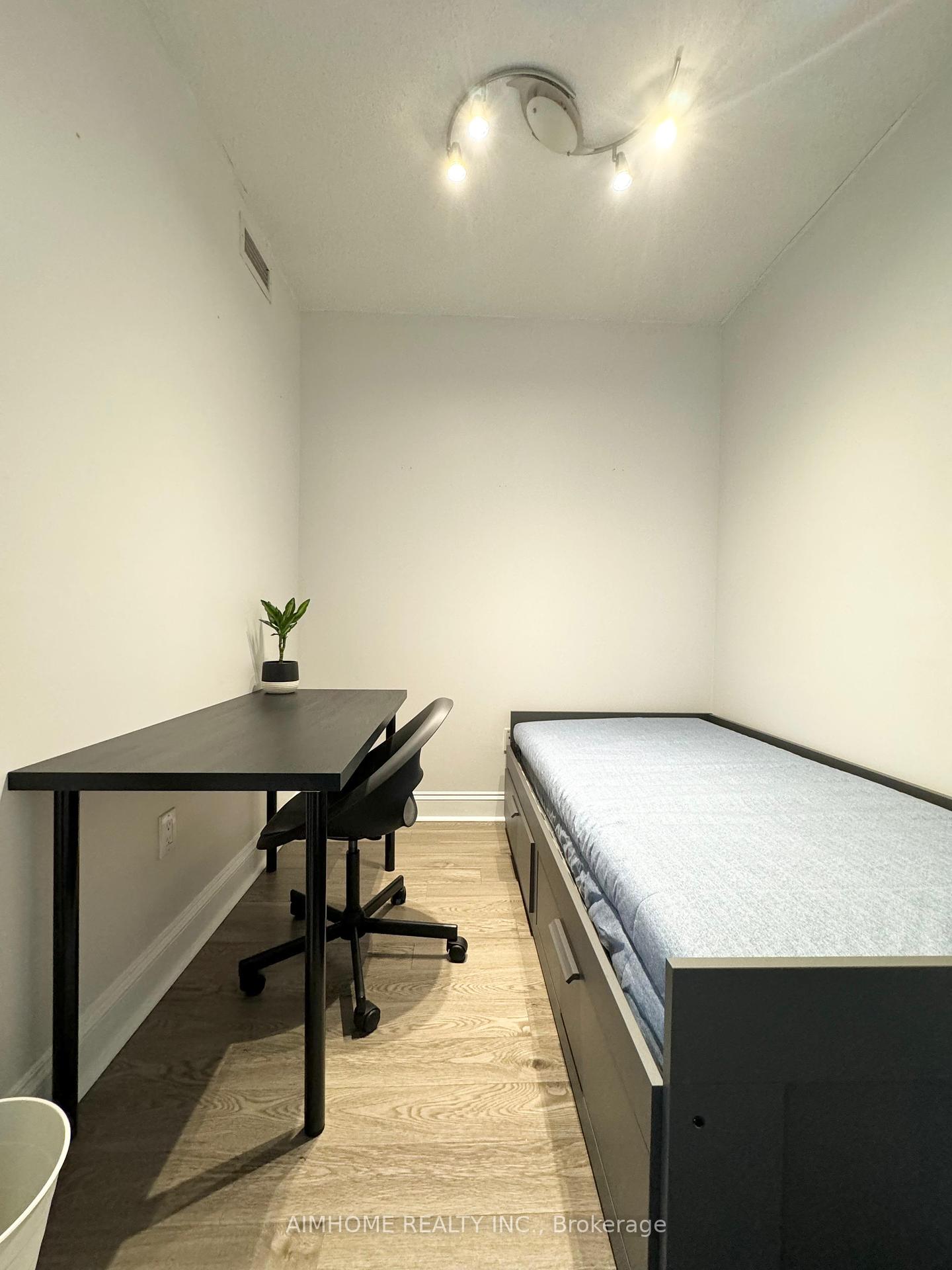 2 Bedrooms Condo at 10 Navy Wharf, Toronto For sale