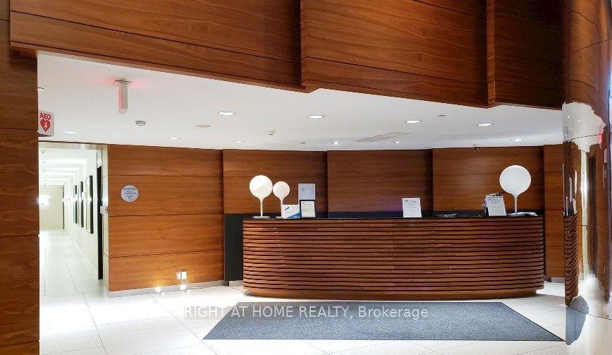 2 Bedrooms Condo at 9 Valhalla Inn, Toronto For sale
