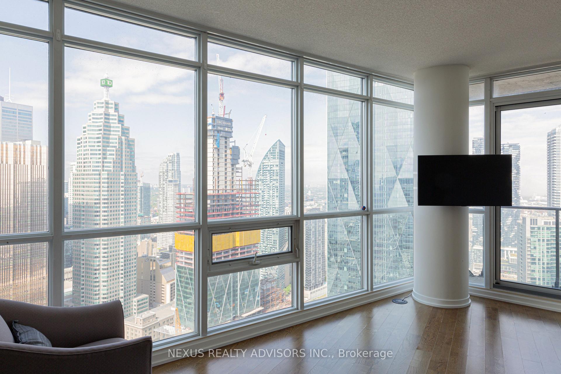 2 Bedrooms Condo at 65 Bremner, Toronto For sale
