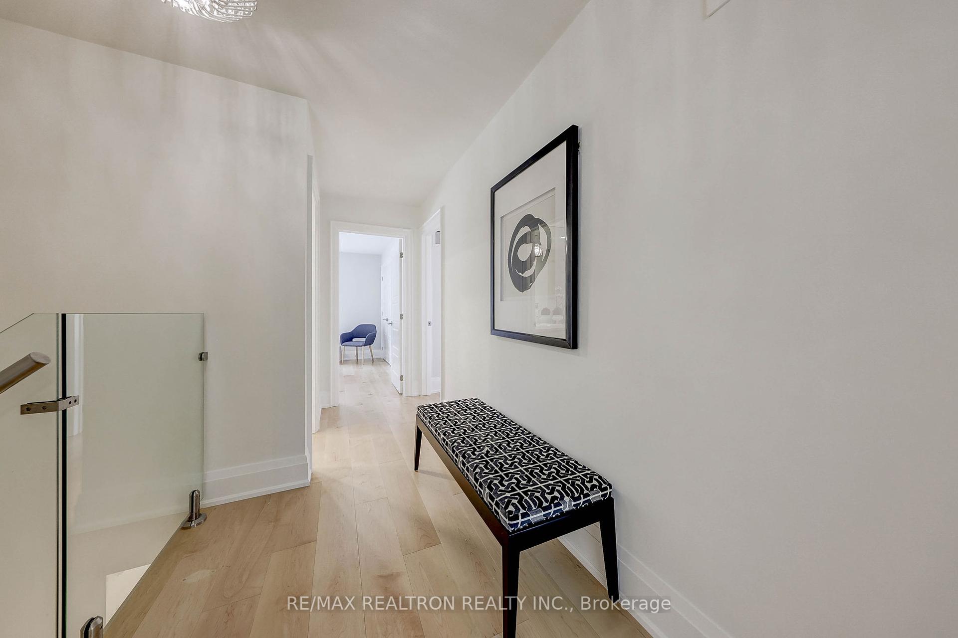 5 Bedrooms Condo at 14 Anvil Millway, Toronto For sale