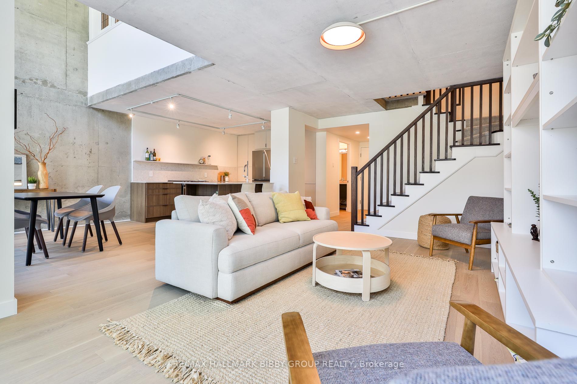 2 Bedrooms Condo at 954 King, Toronto For sale