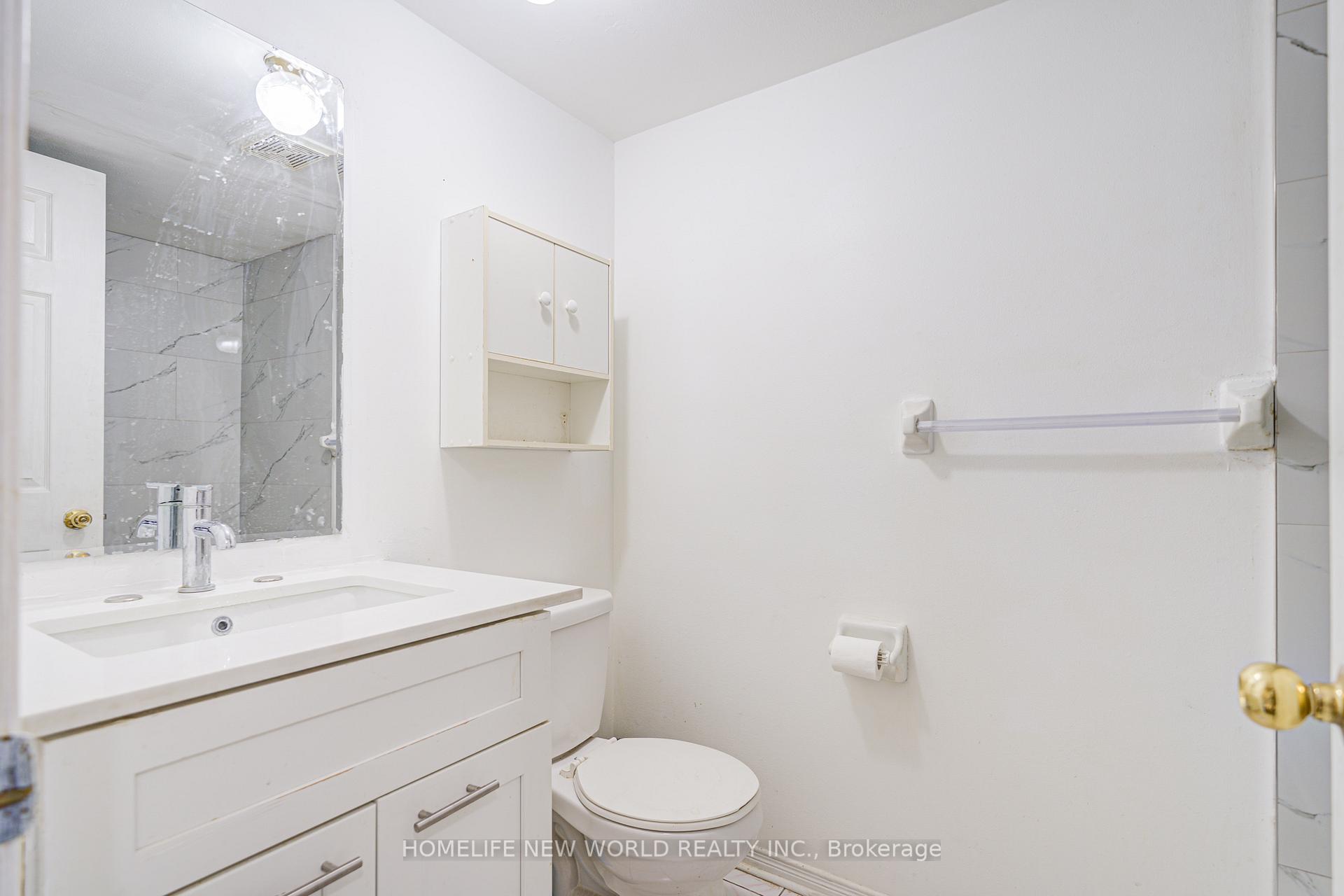 3 Bedrooms Condo at 3895 Doug Leavens, Mississauga For sale