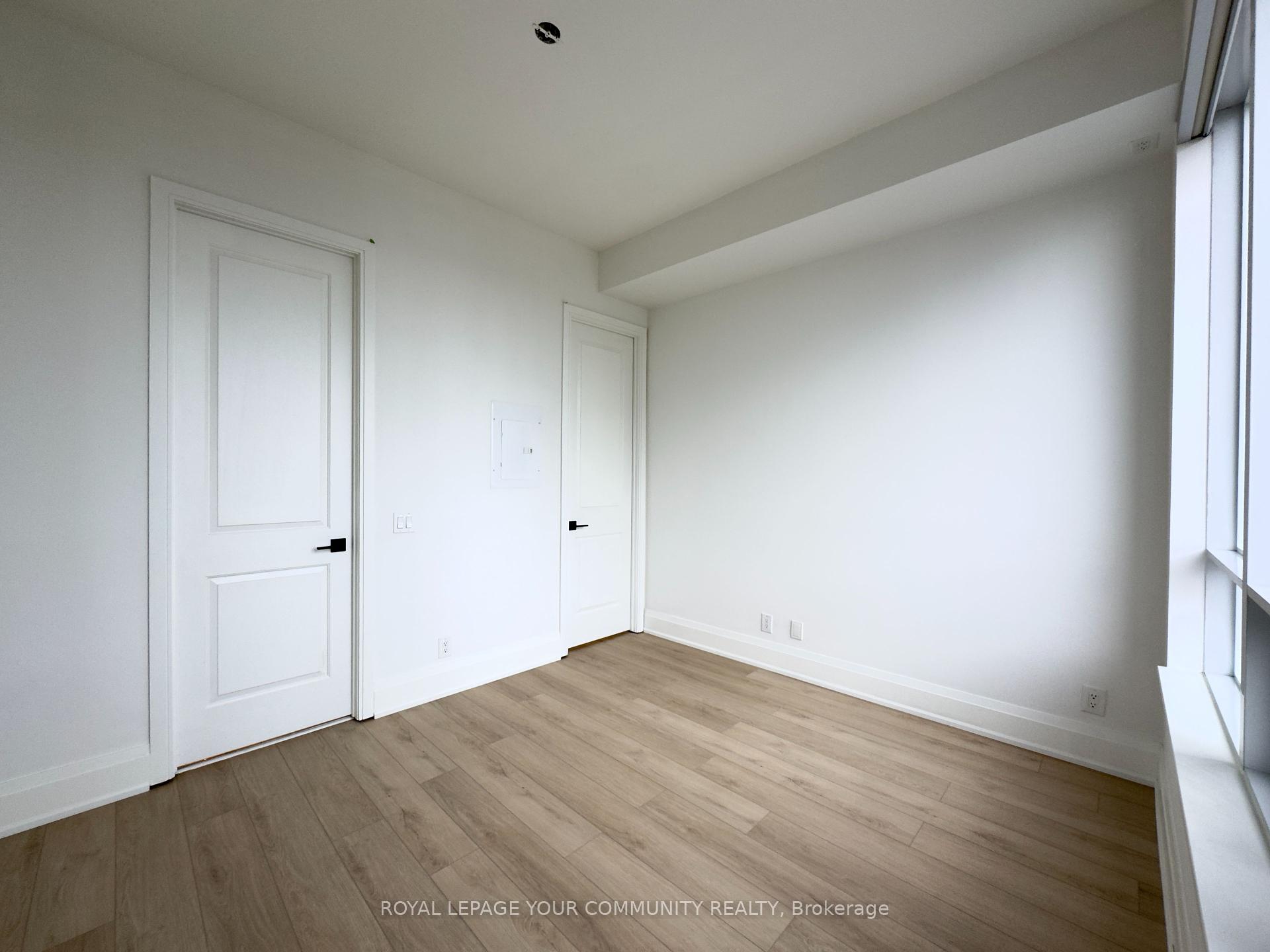 3 Bedrooms Condo at 21 Balmuto, Toronto For sale